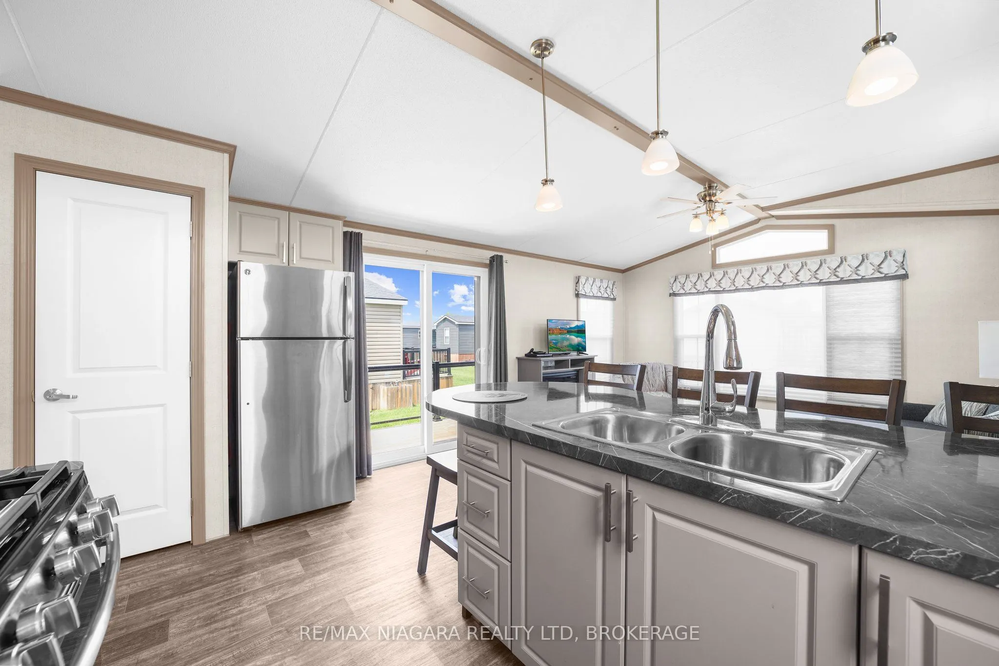 1501 LINE 8 Road, #210