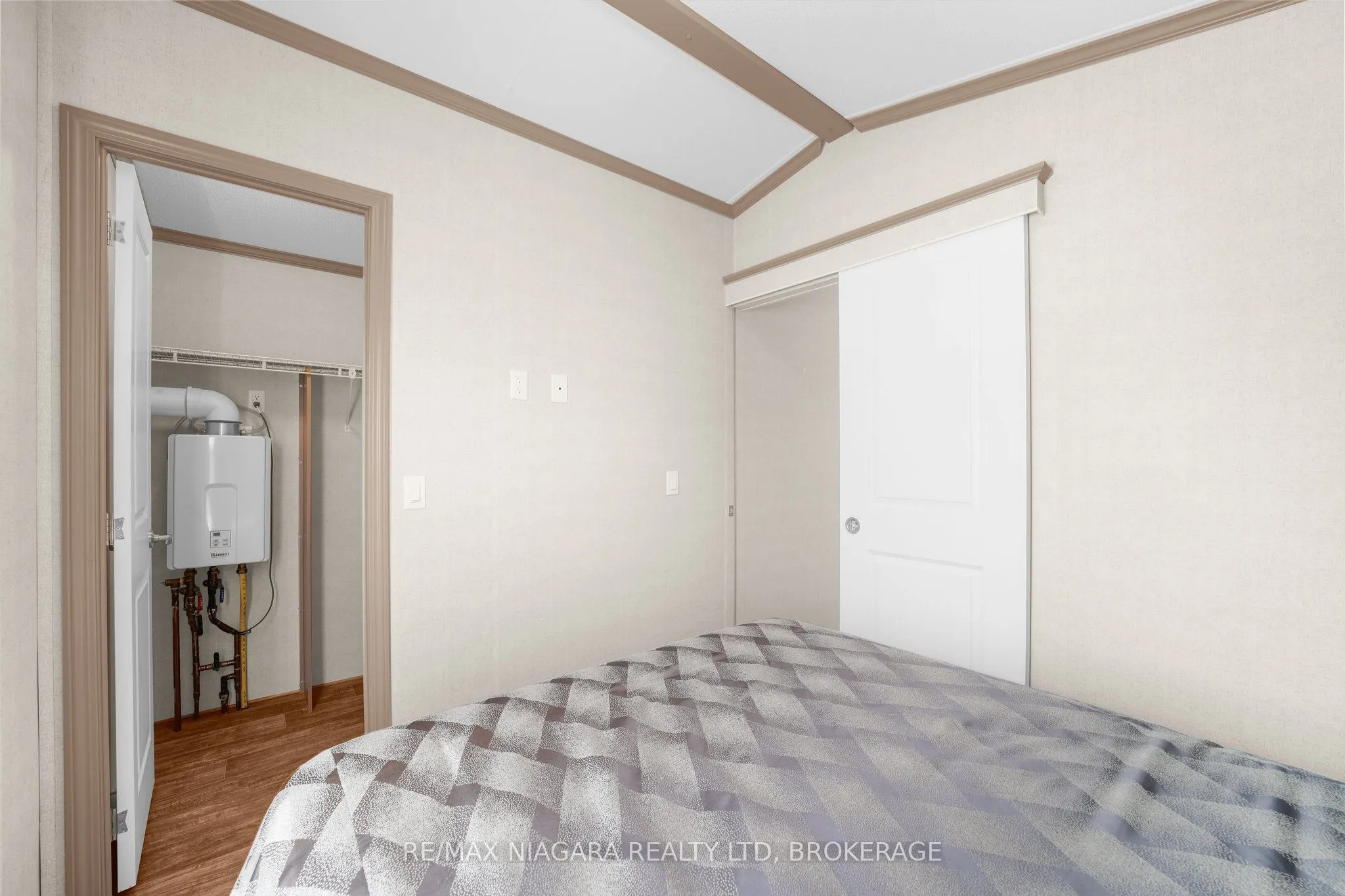 1501 LINE 8 Road, #210