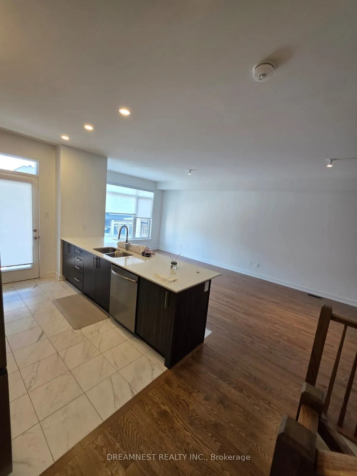 854 ANCIANO Crescent