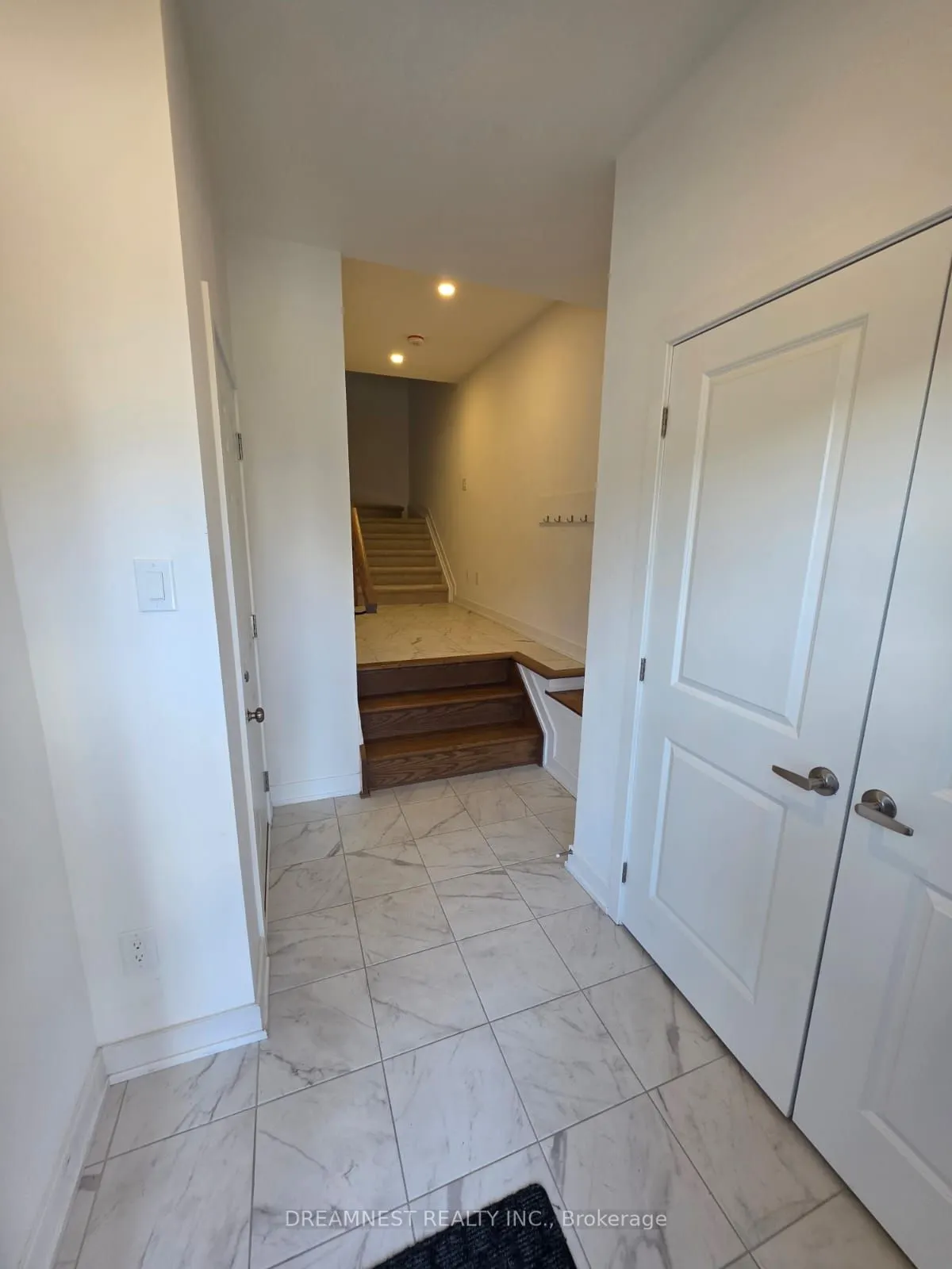 854 ANCIANO Crescent