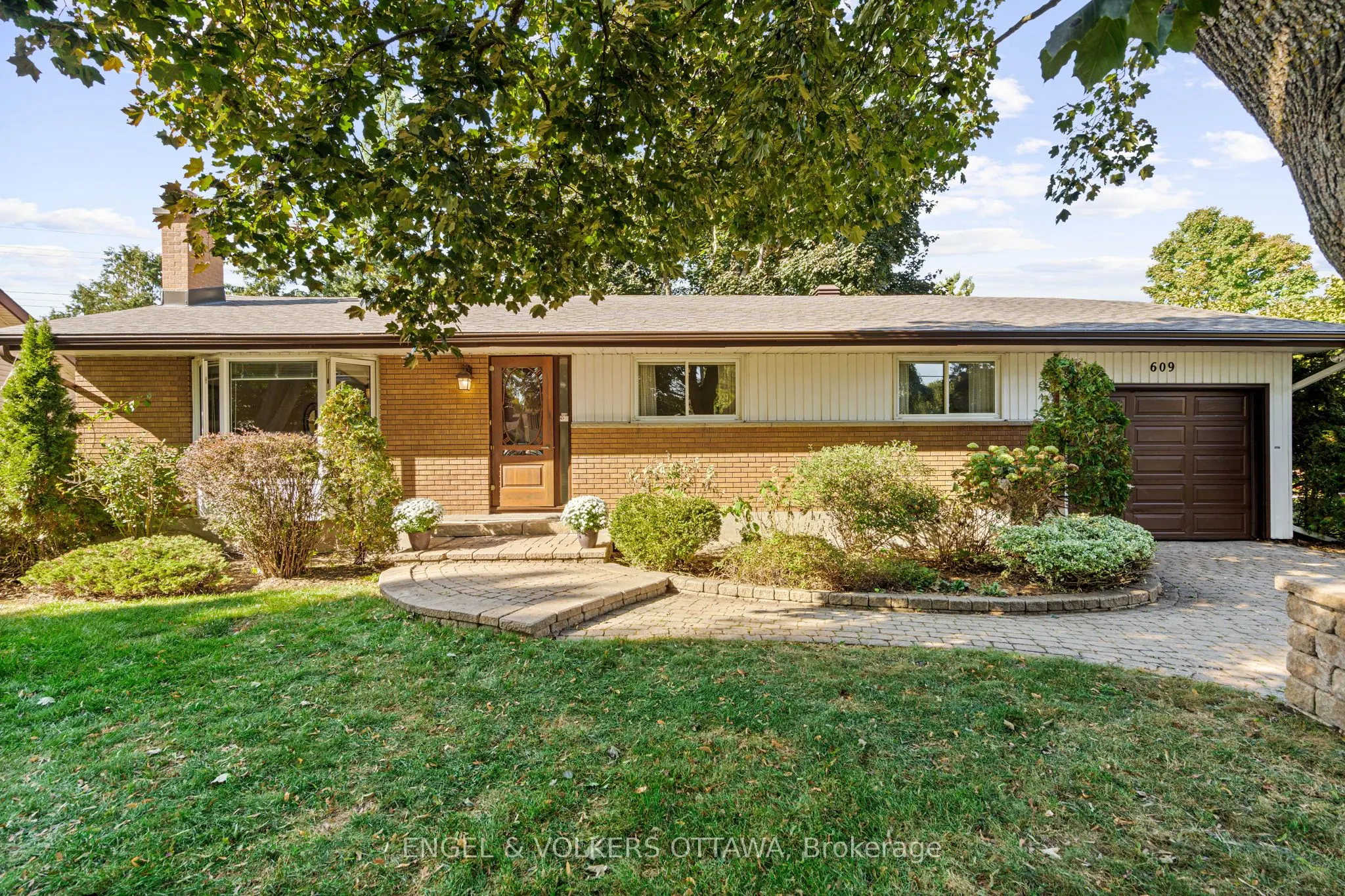609 Blanchard Crescent