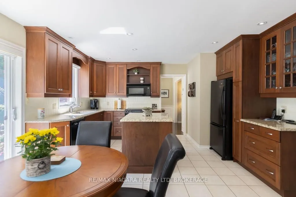 24 Golden Boulevard