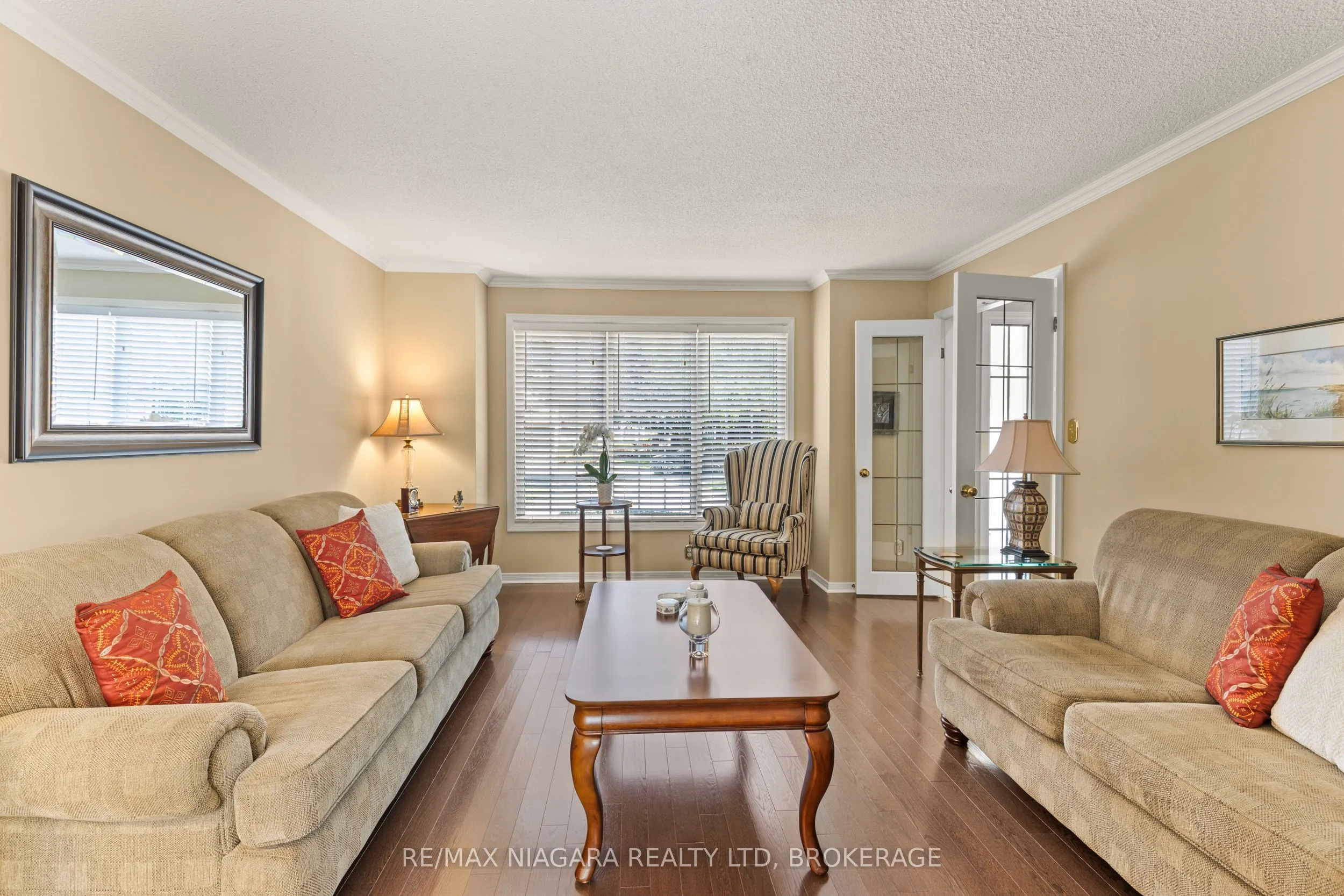 24 Golden Boulevard