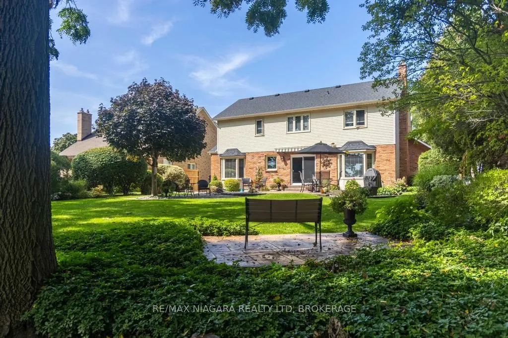 24 Golden Boulevard