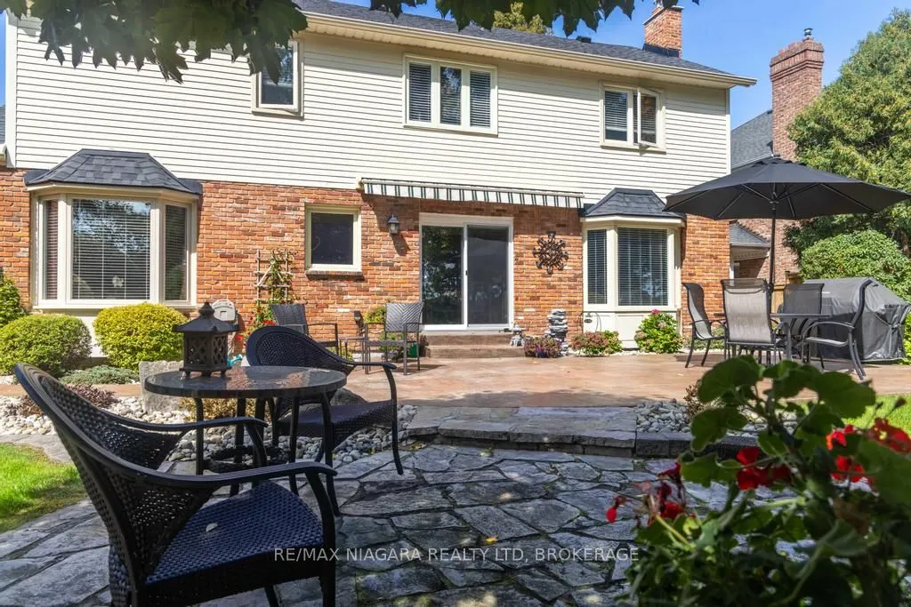 24 Golden Boulevard