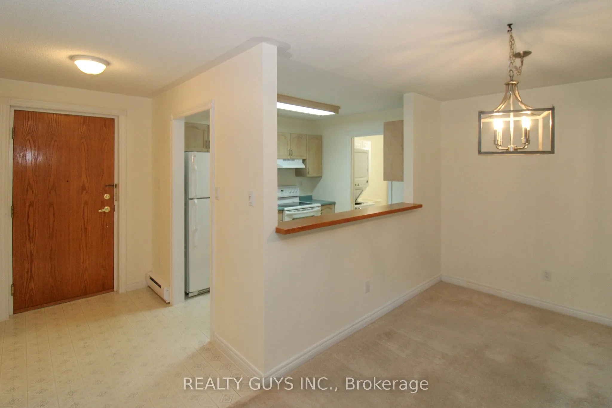 693 Whitaker Street, #4
