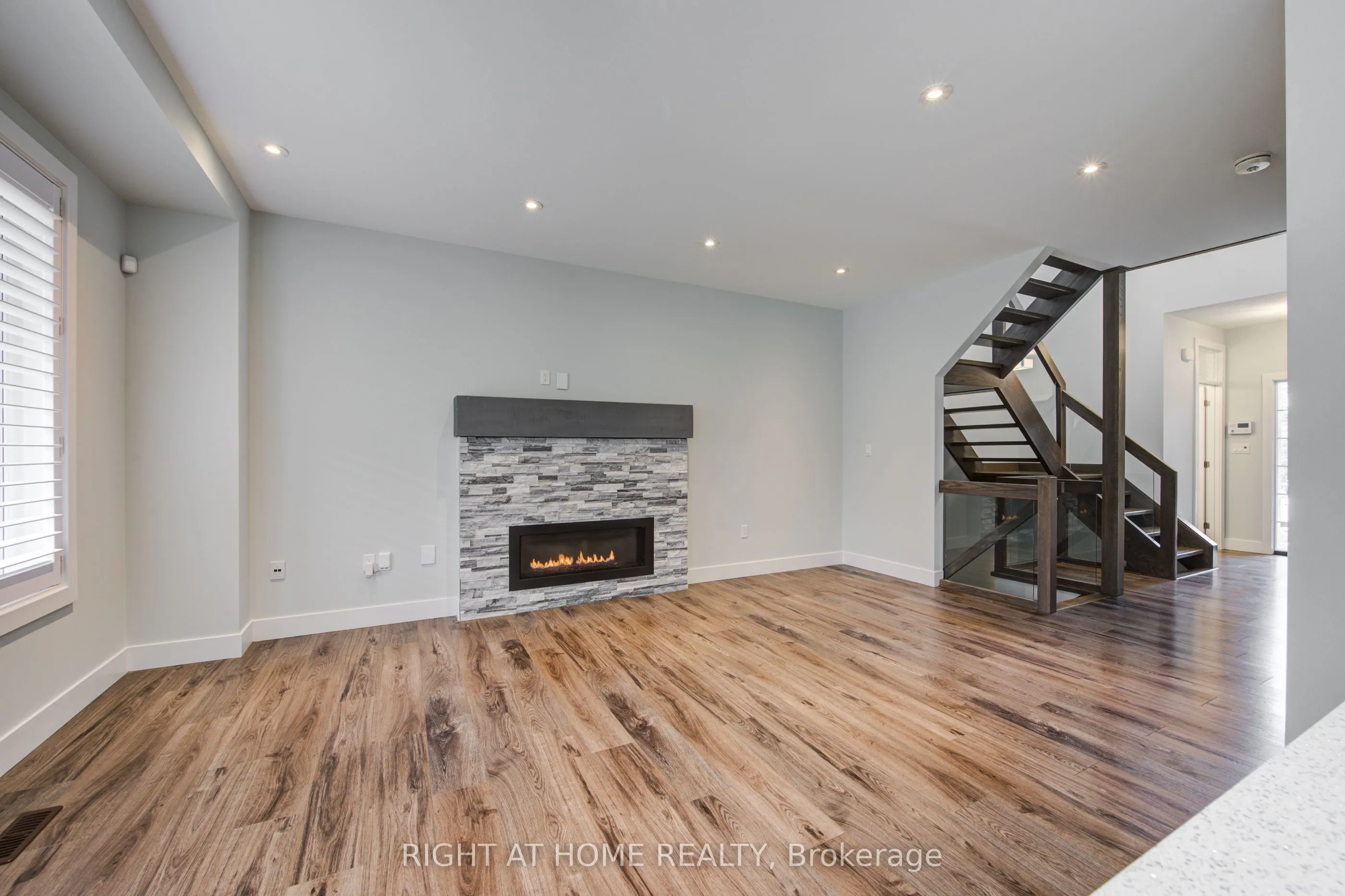 2527 Holbrook Drive