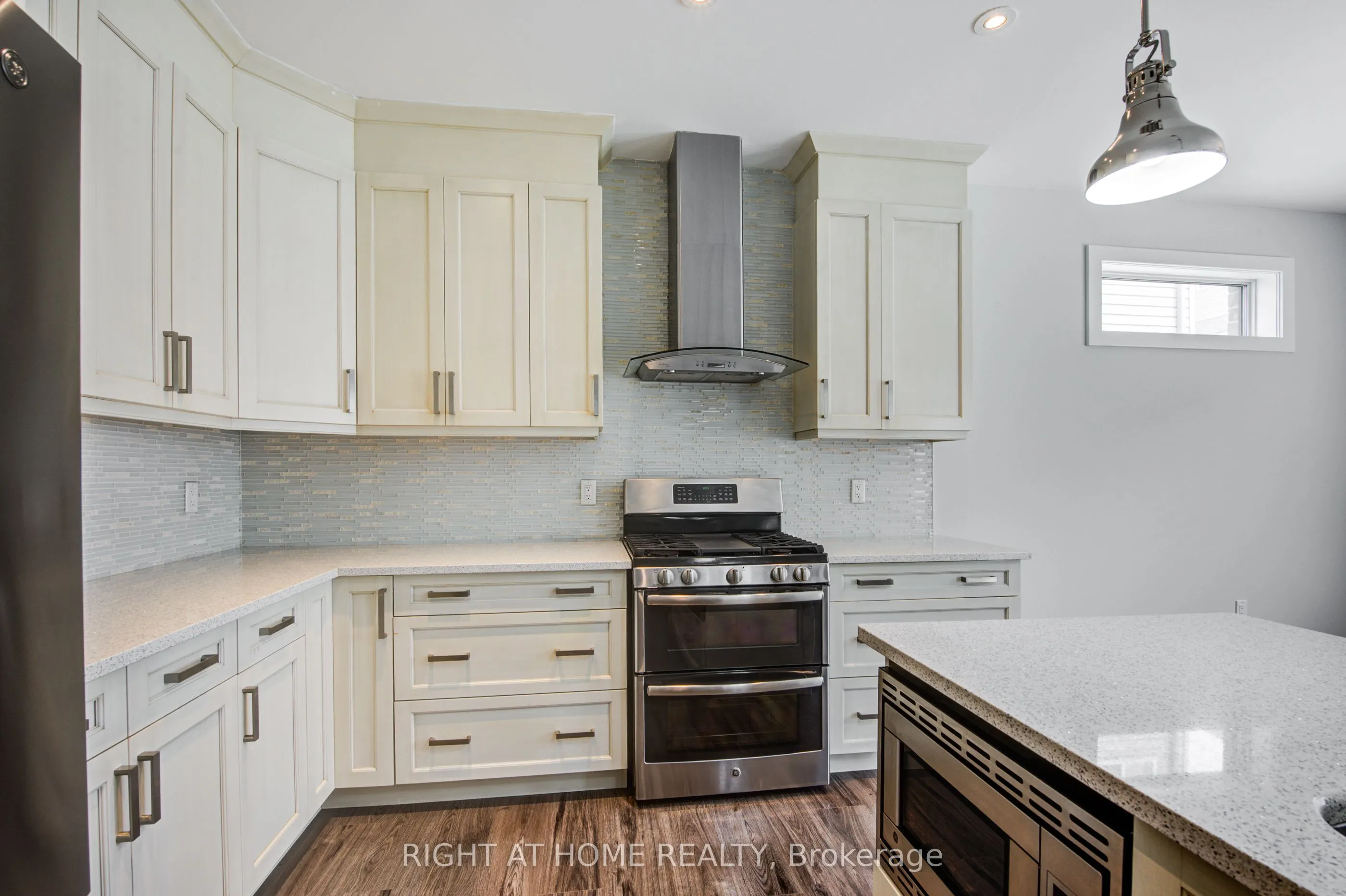 2527 Holbrook Drive