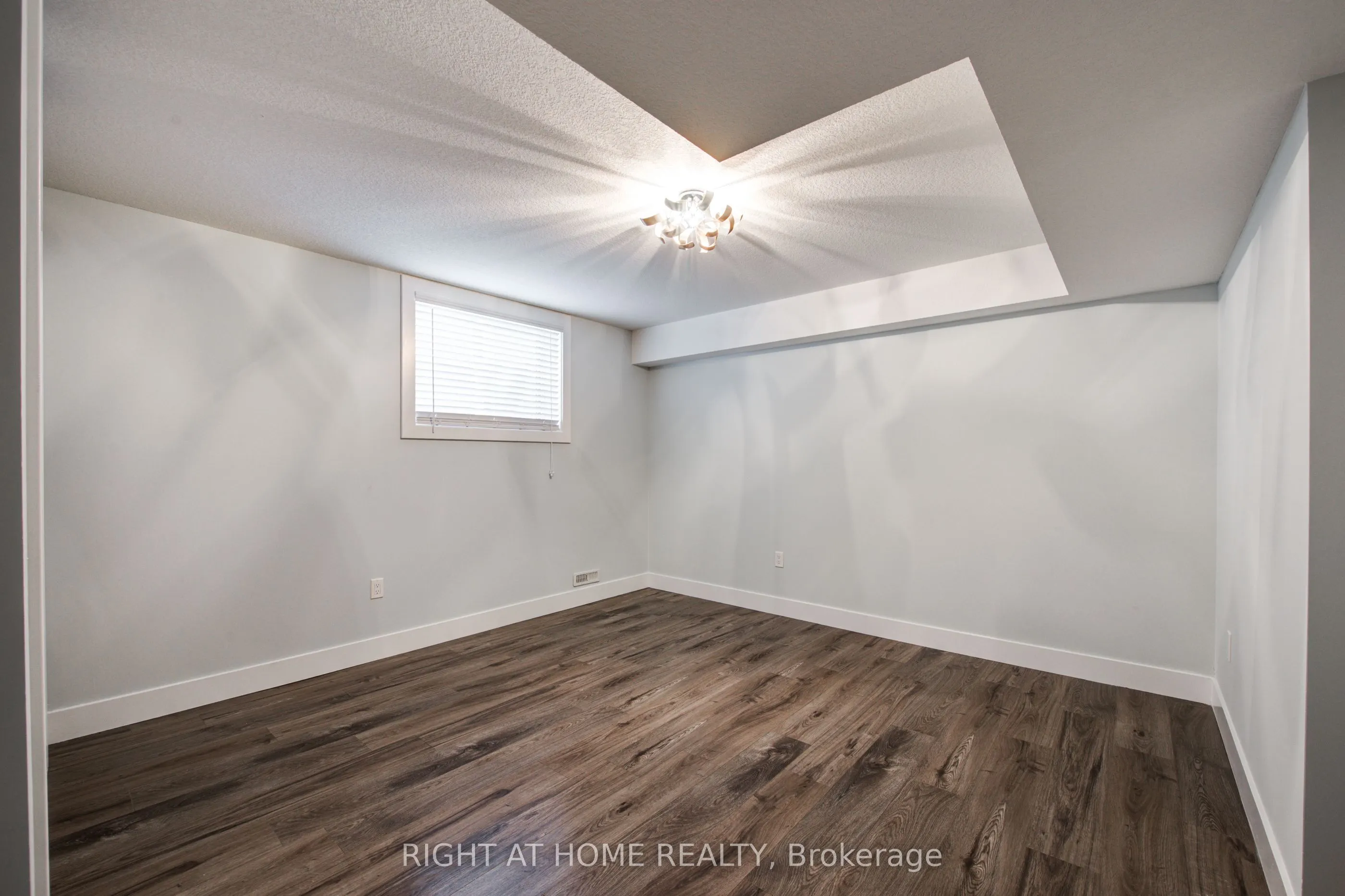 2527 Holbrook Drive