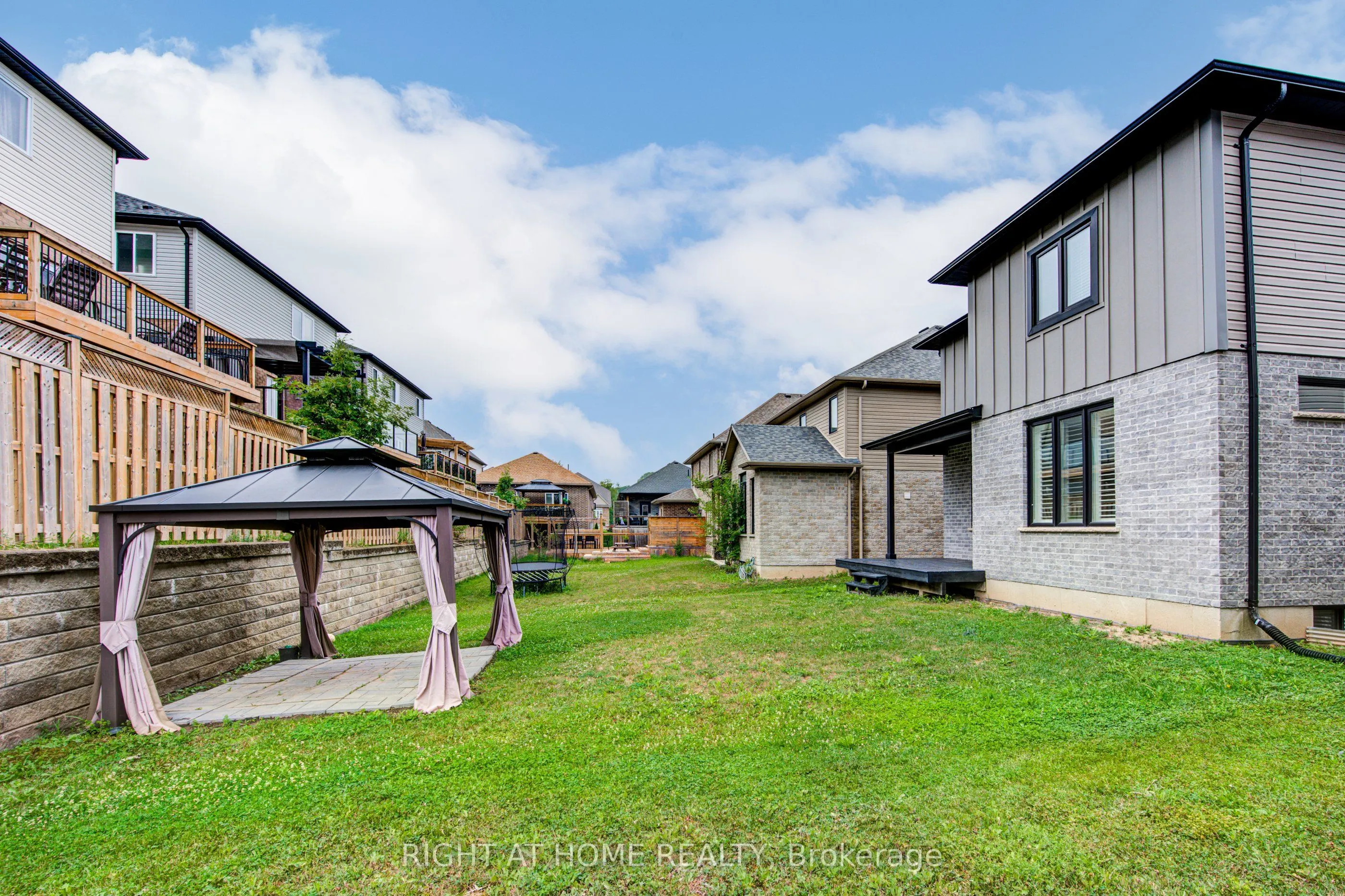 2527 Holbrook Drive
