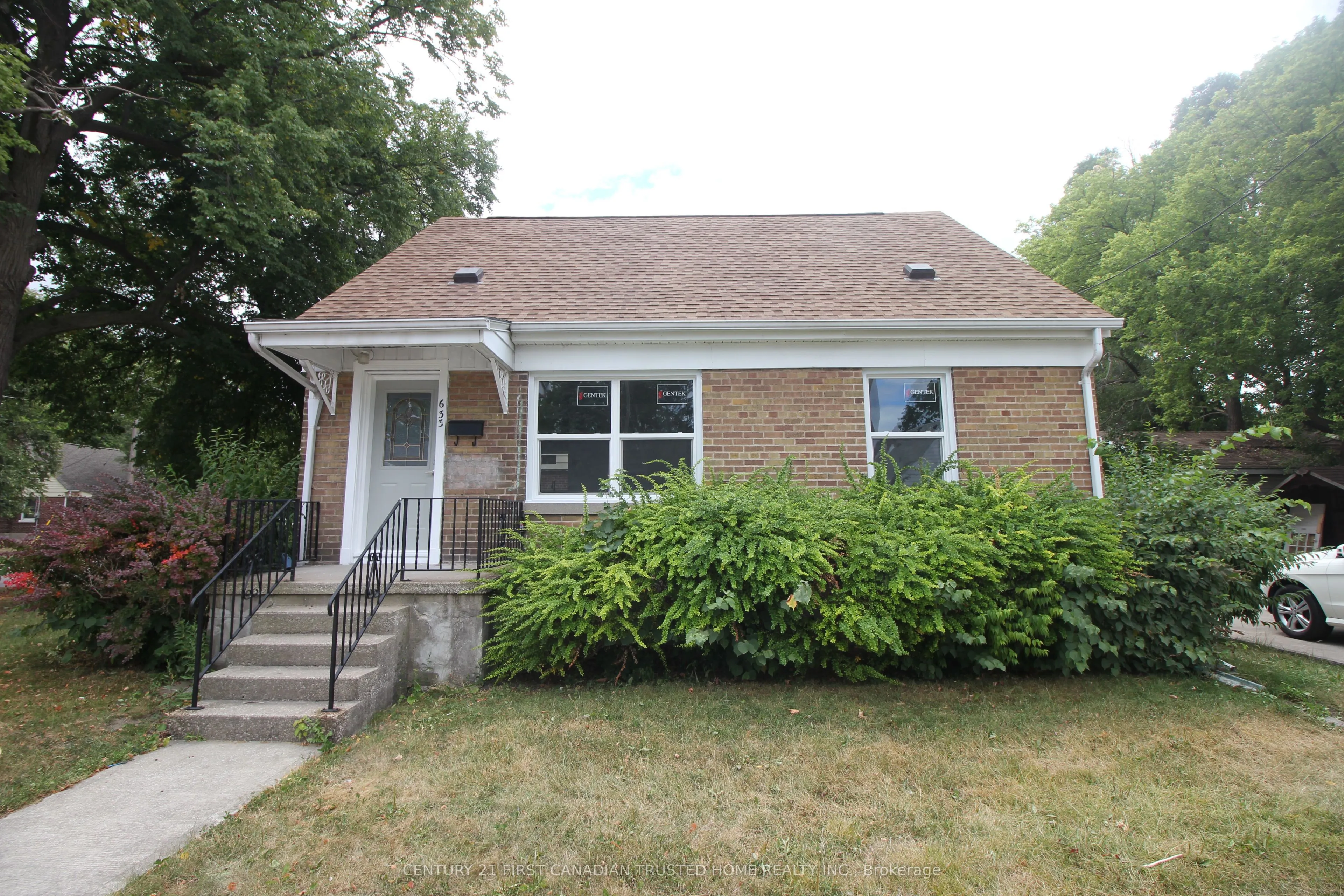 633 Confederation Street