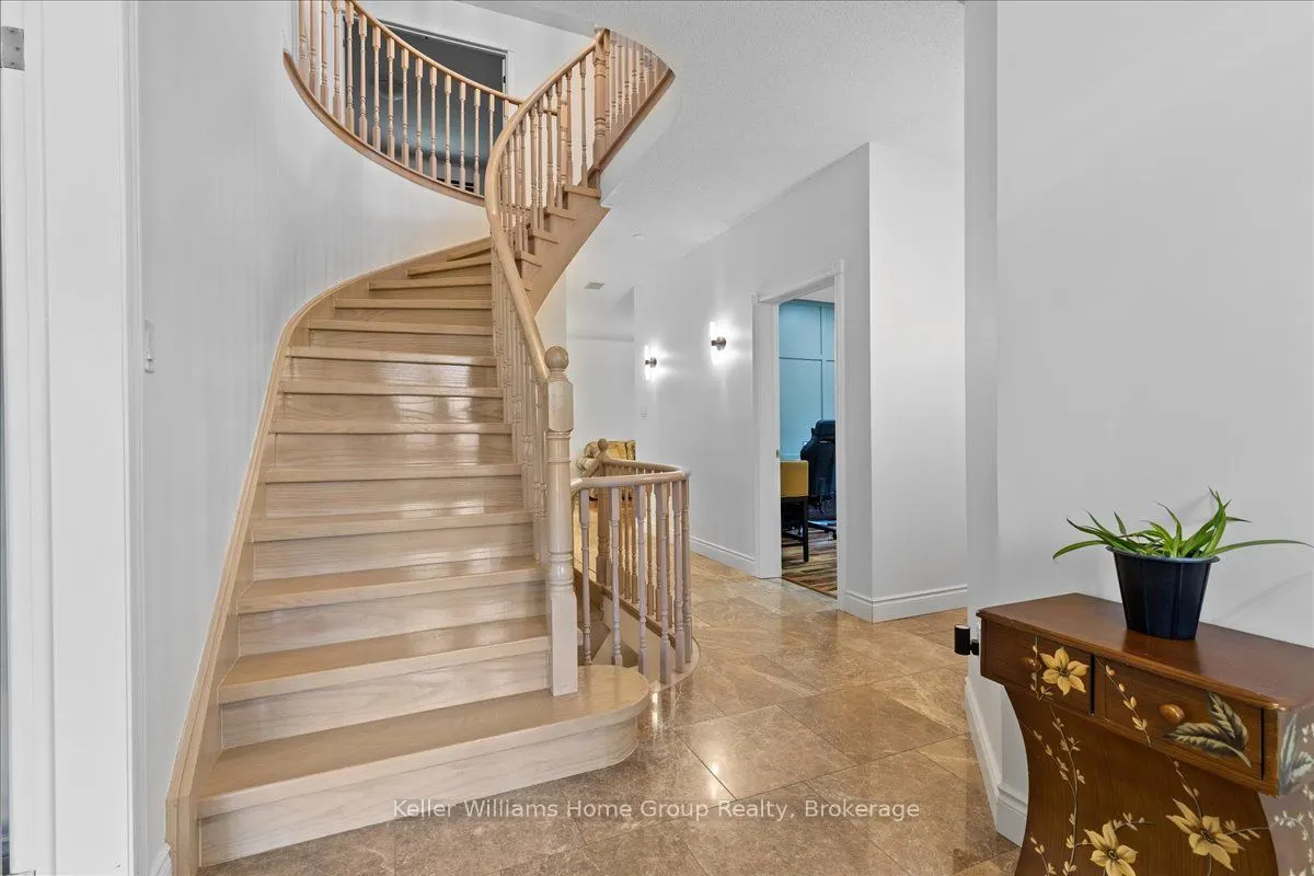 98 Hume Drive