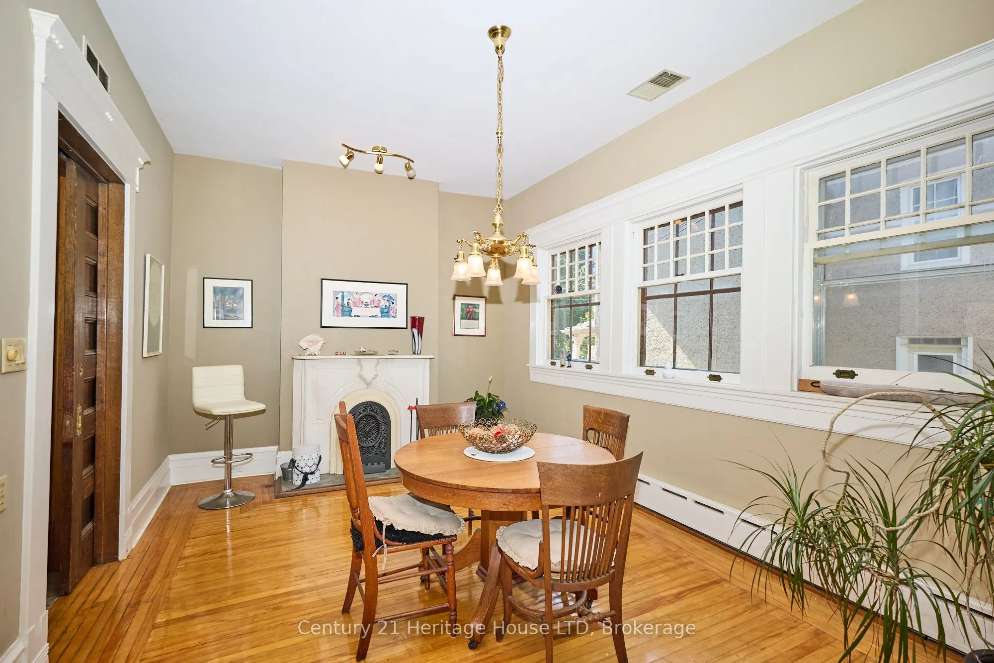 8 Montebello Place