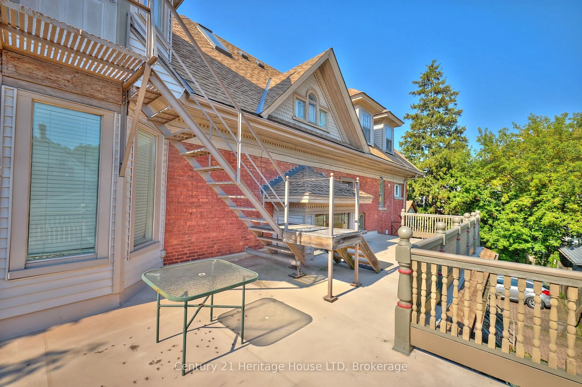 8 Montebello Place