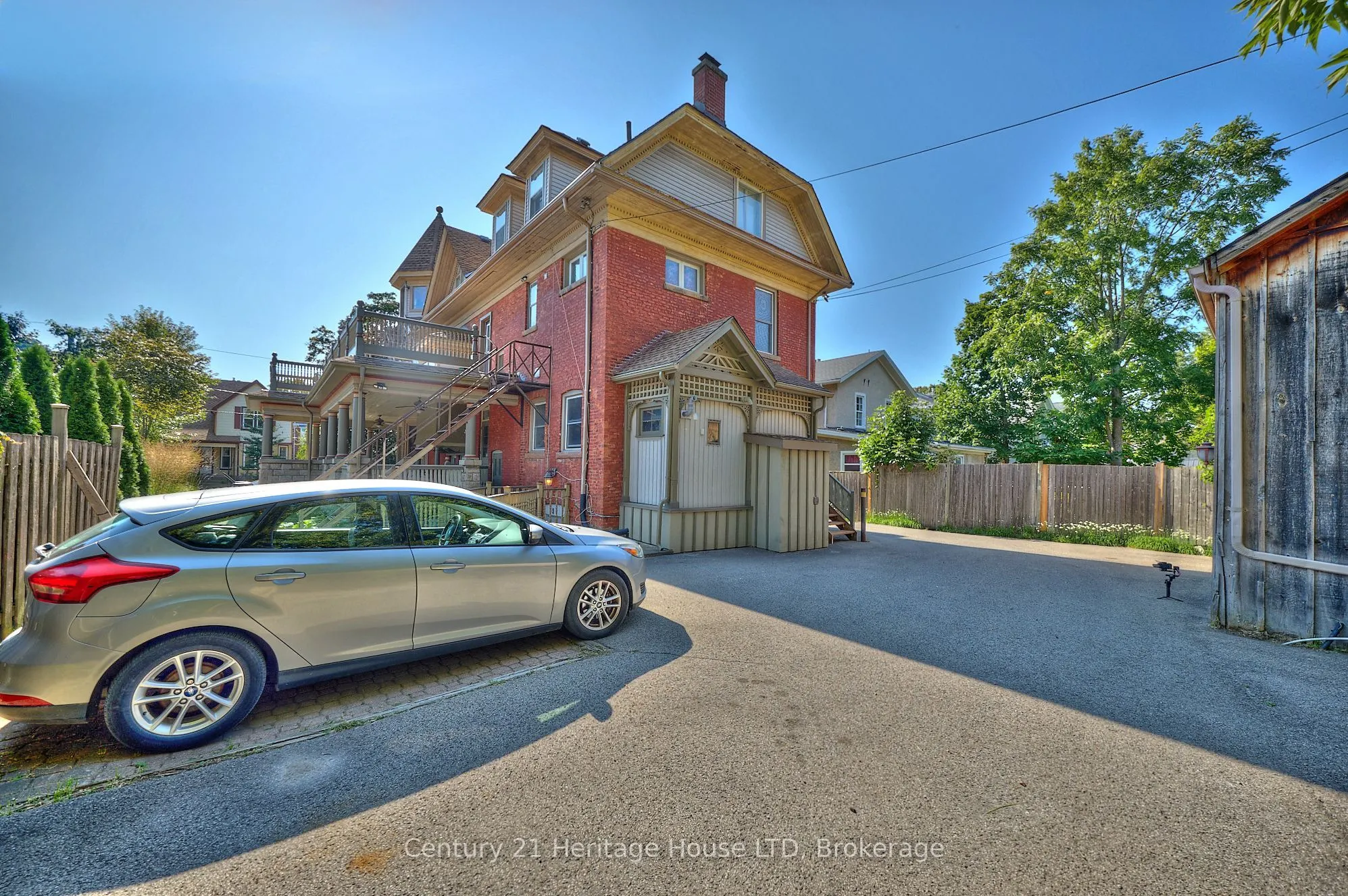 8 Montebello Place
