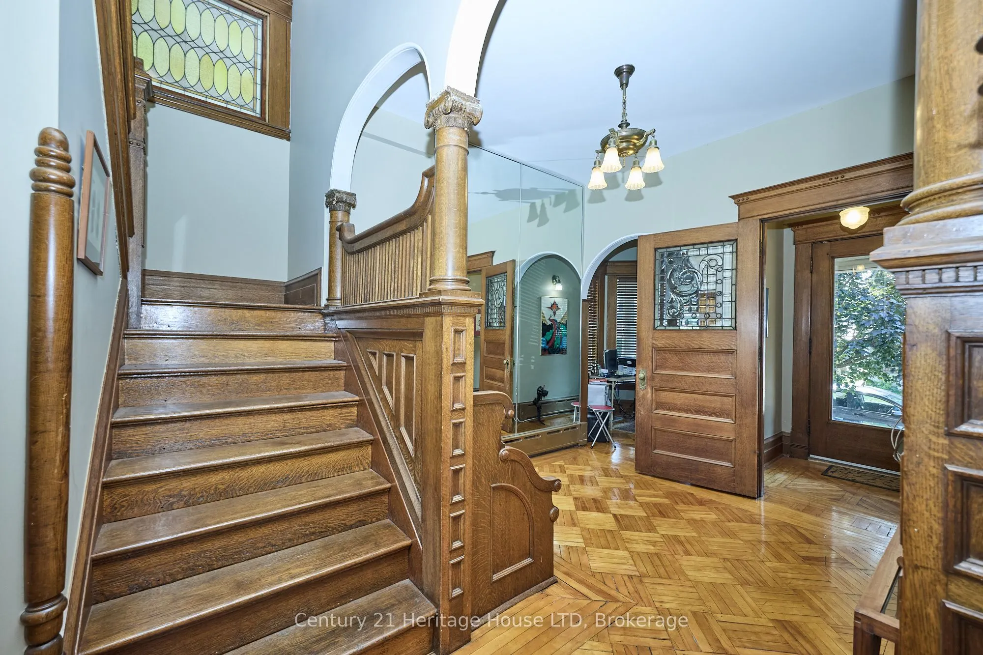 8 Montebello Place