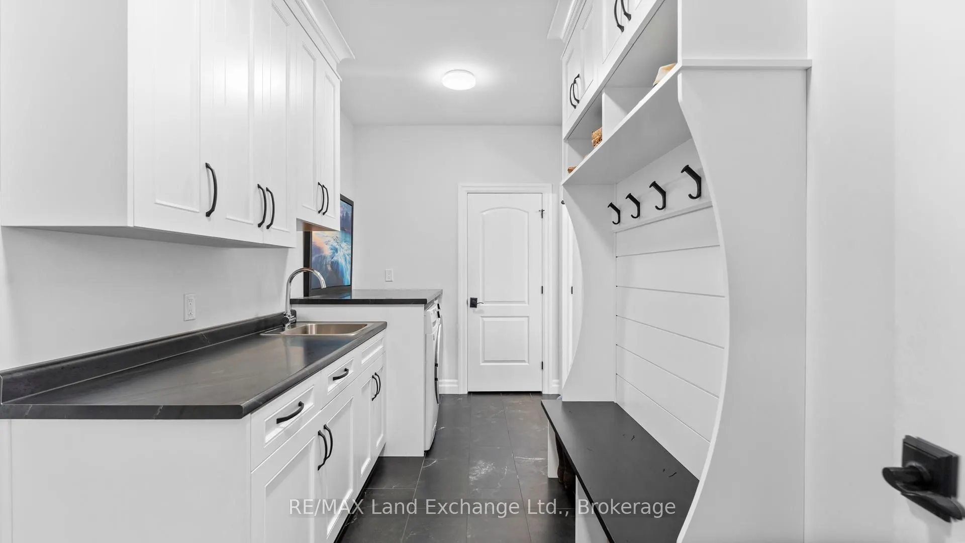 939 Bogdanovic Way