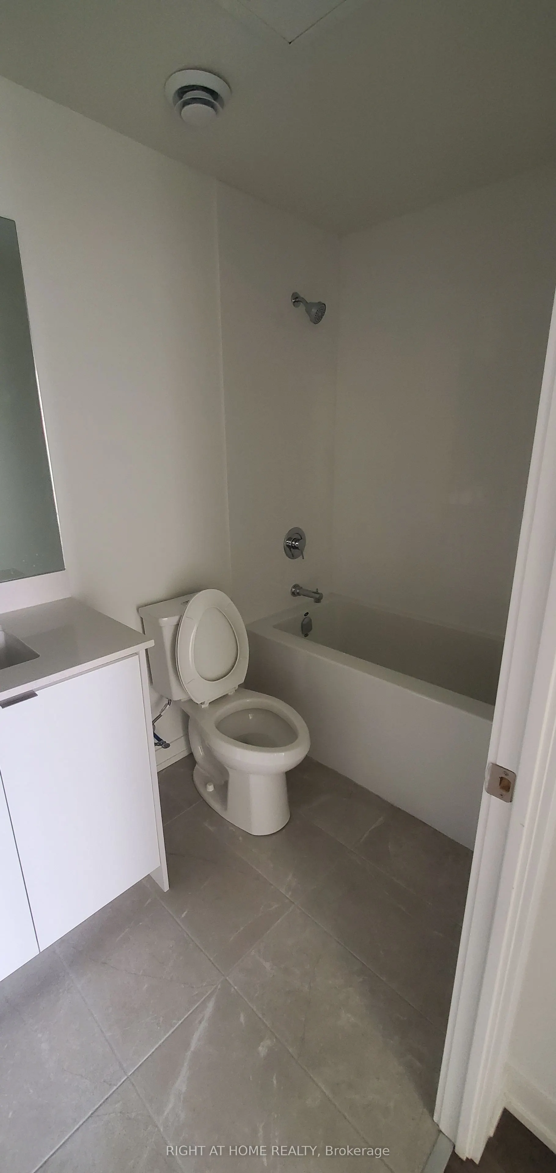 55 Duke Street W, #412