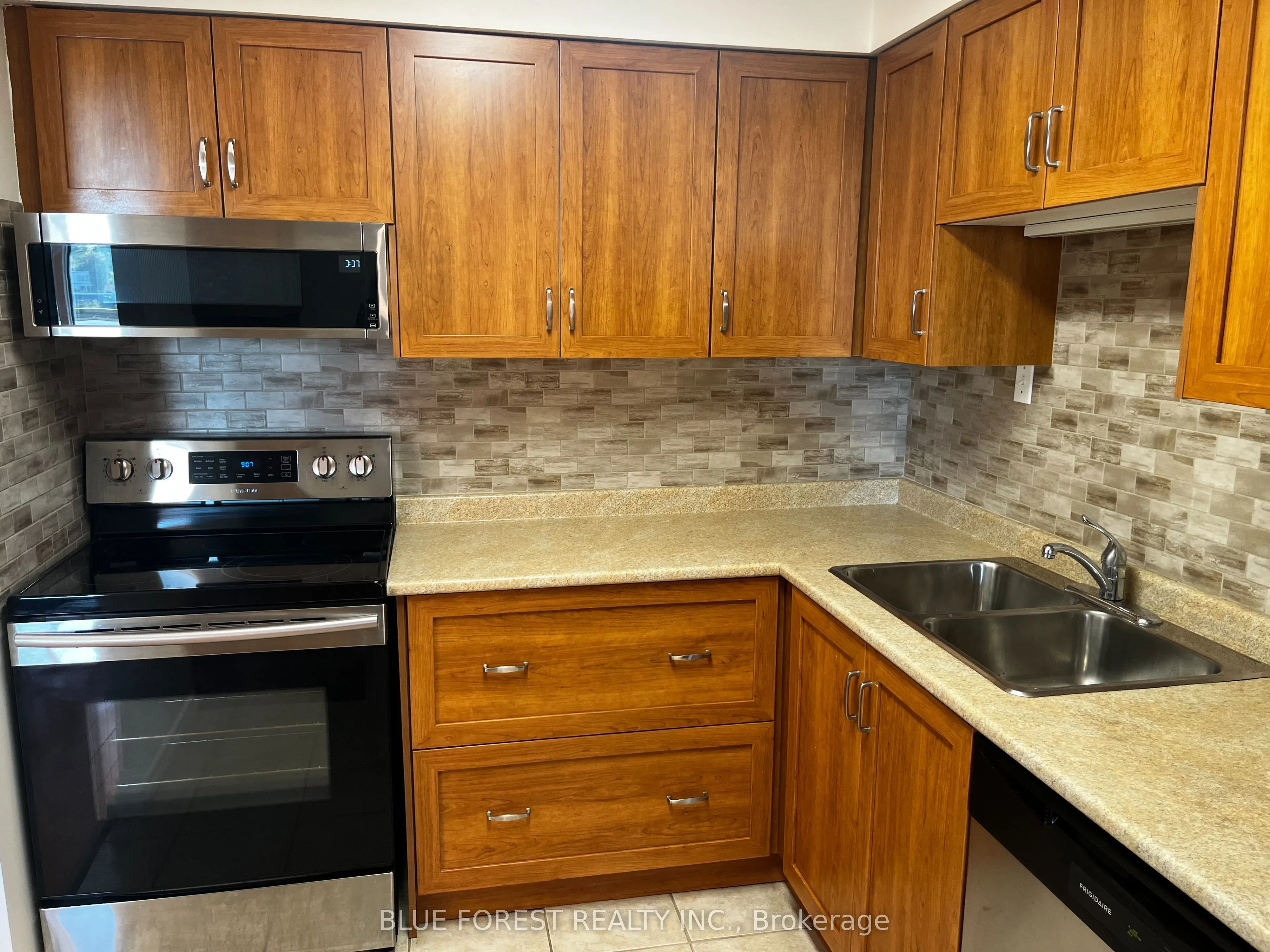 363 Colborne Street, #404