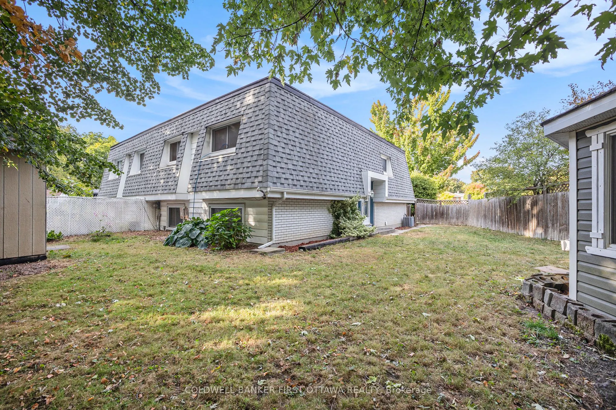 27 Ariel Court