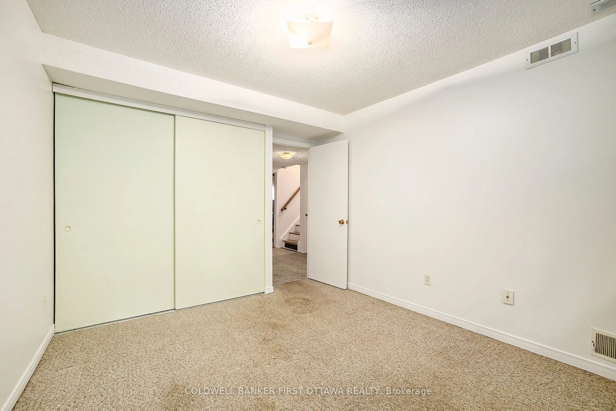 27 Ariel Court