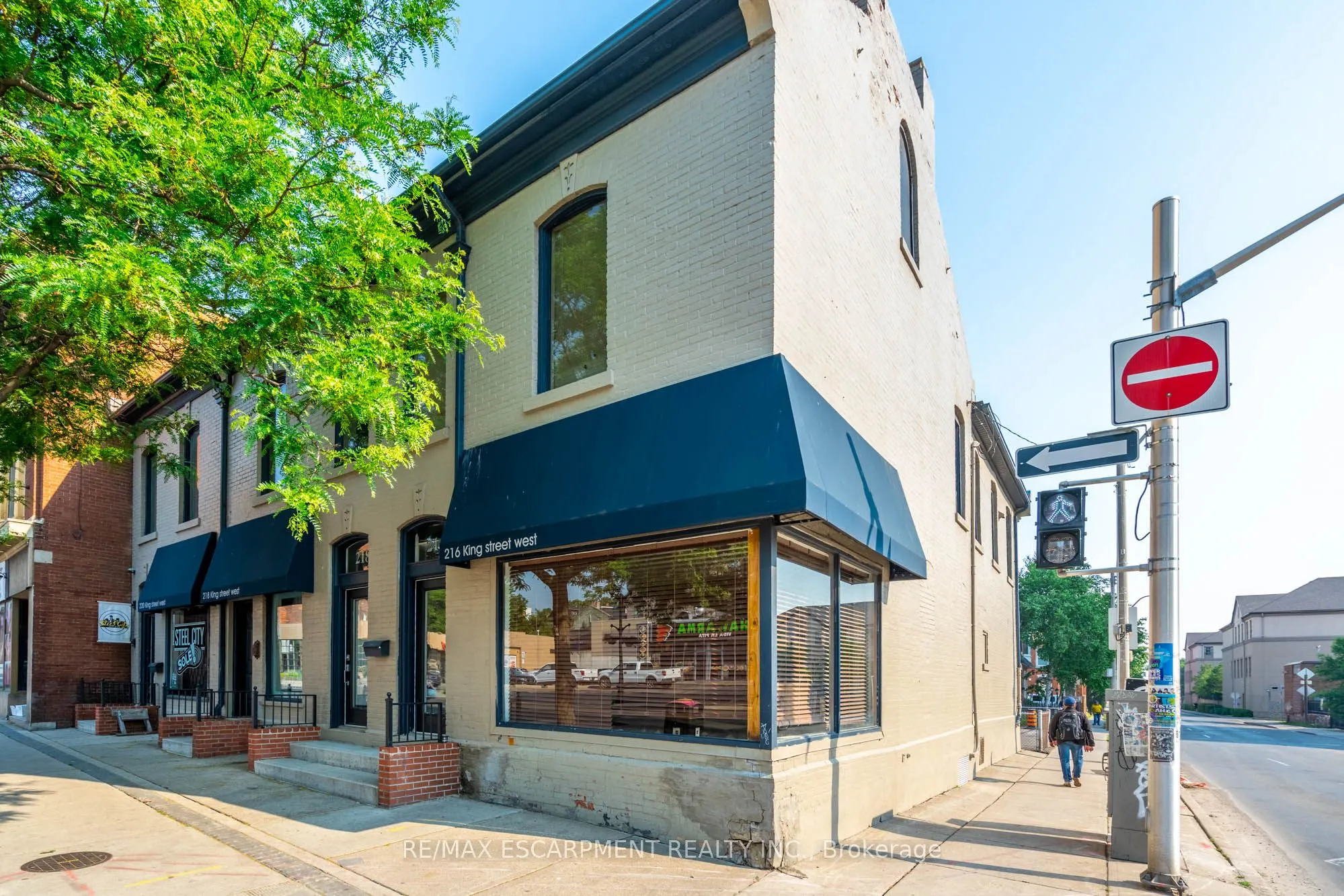216-220 King Street W