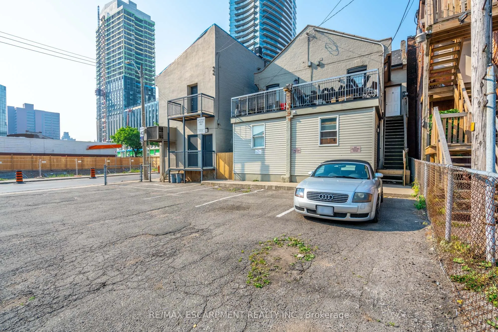 216-220 King Street W