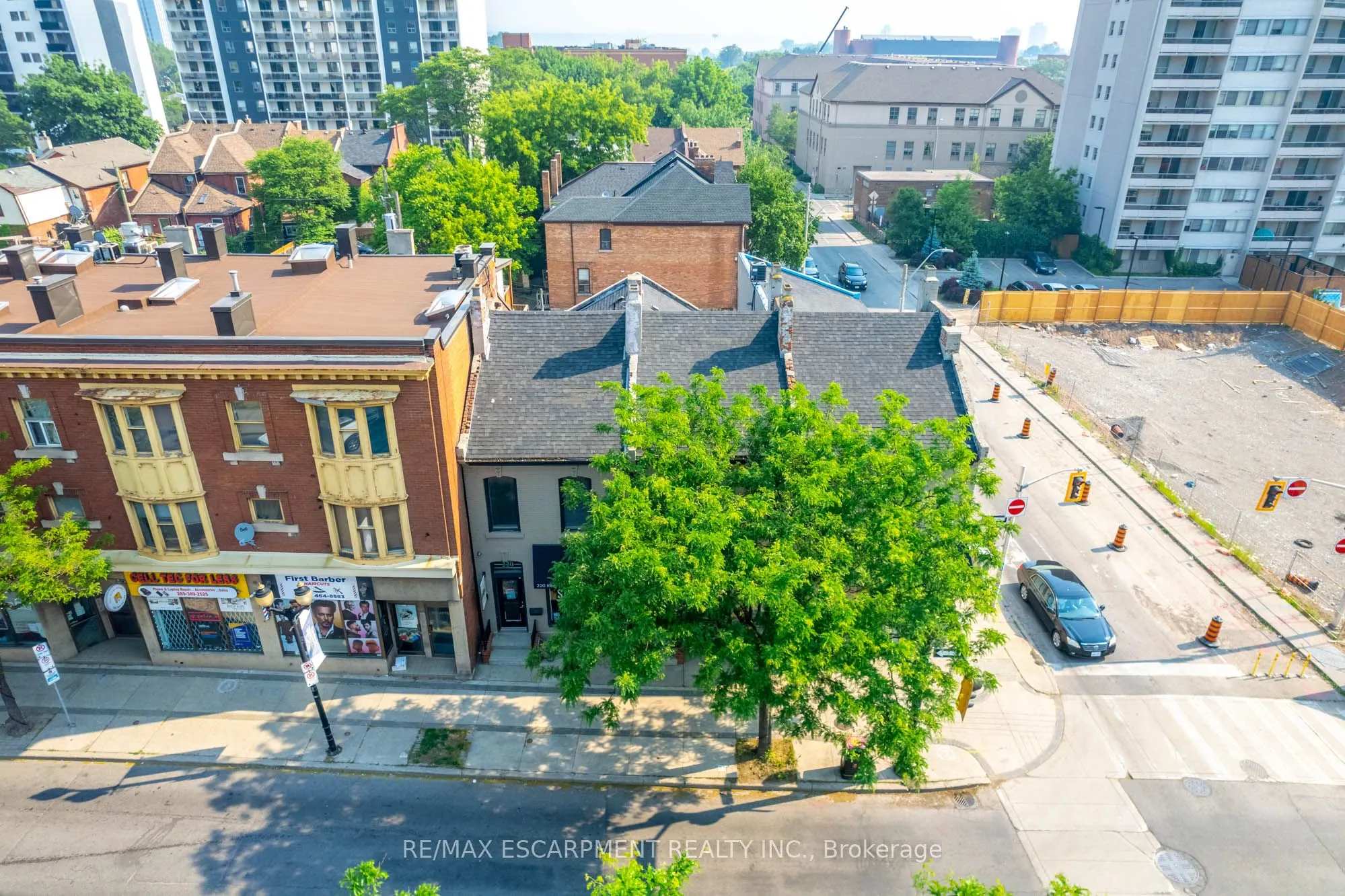 216-220 King Street W