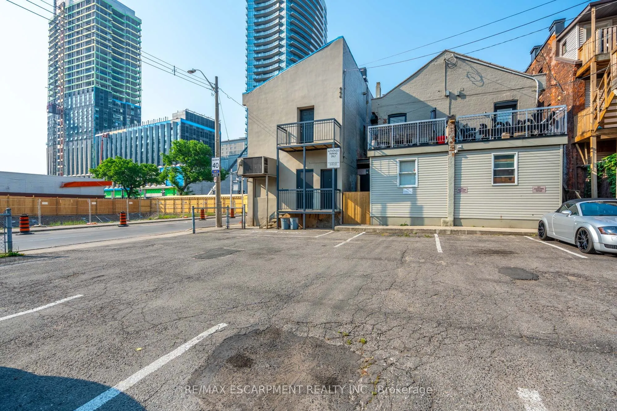 216-220 King Street W