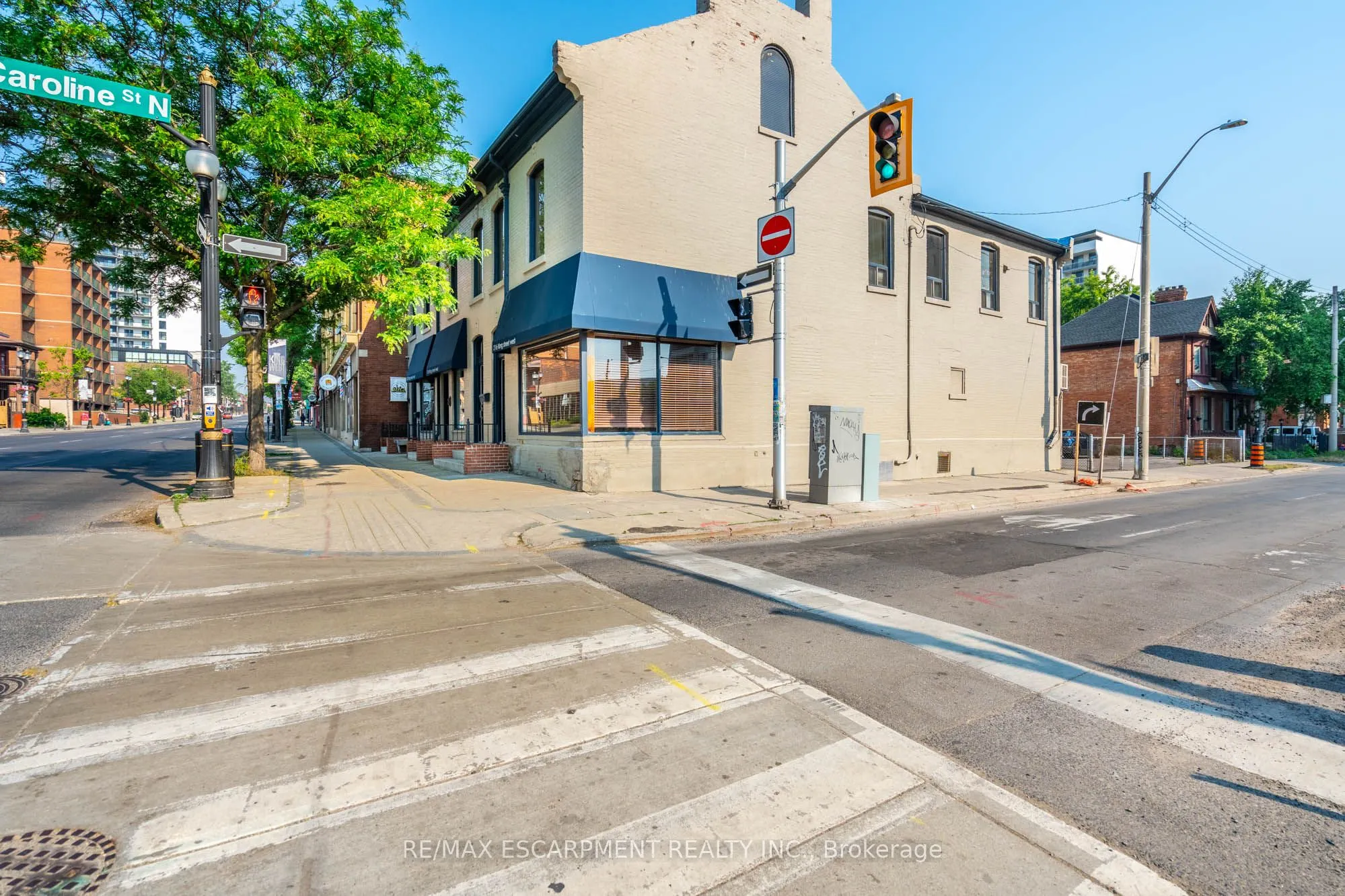 216-220 King Street W