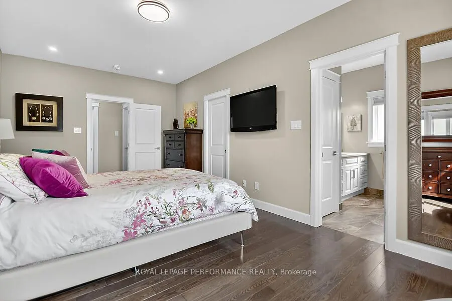 136 Sheppard Avenue