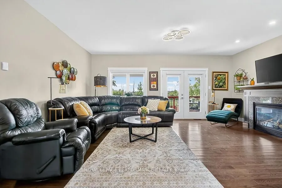 136 Sheppard Avenue