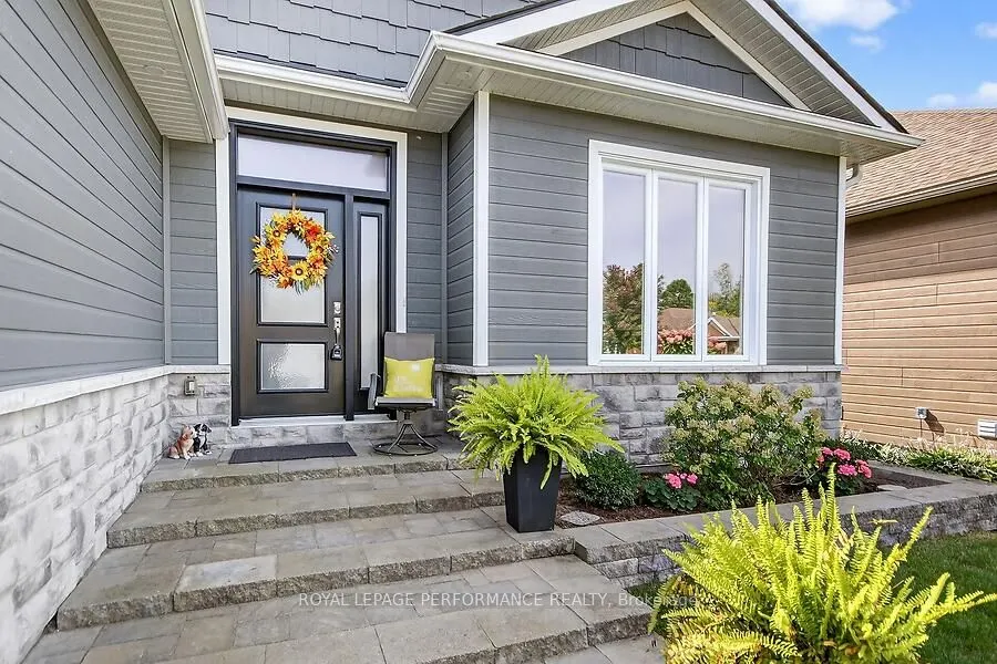 136 Sheppard Avenue