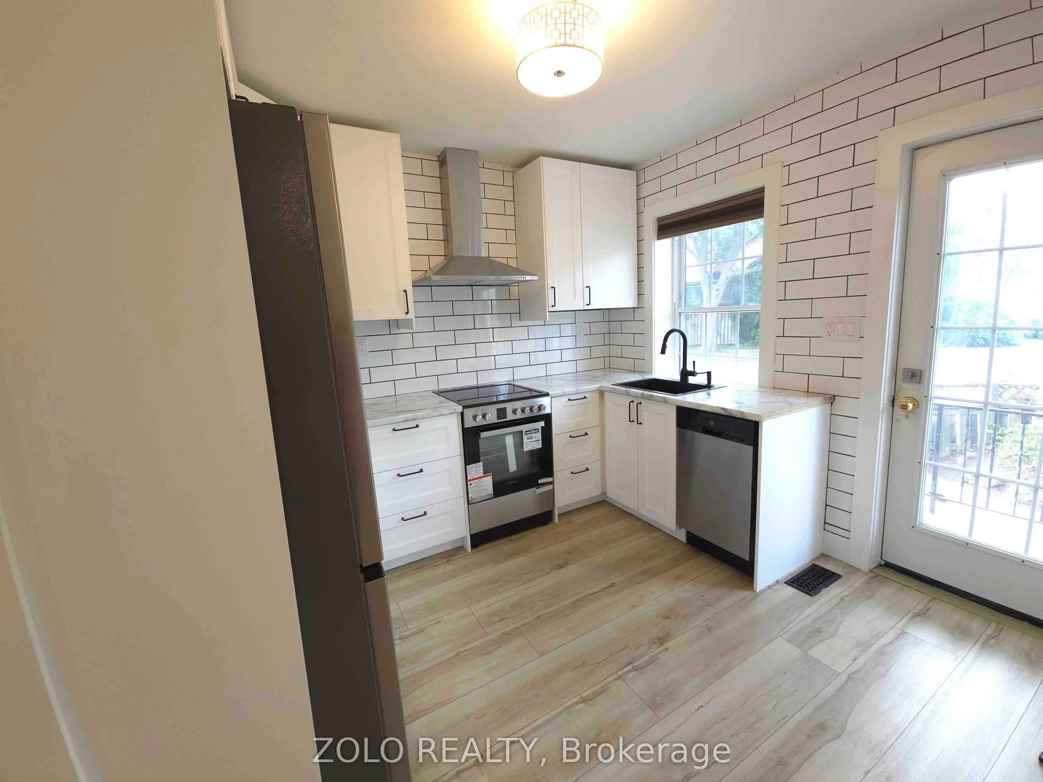 1504 King Street E