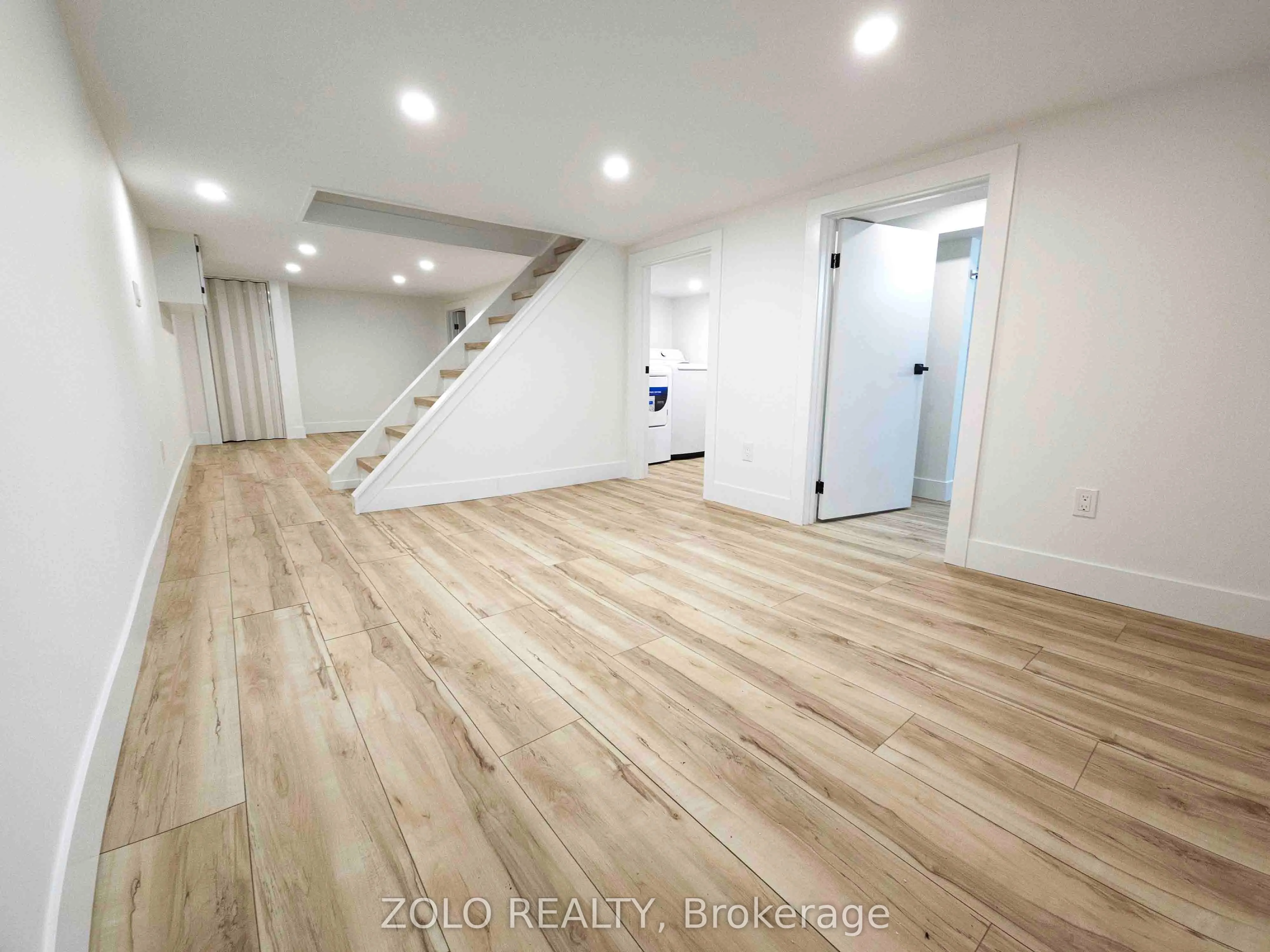 1504 King Street E