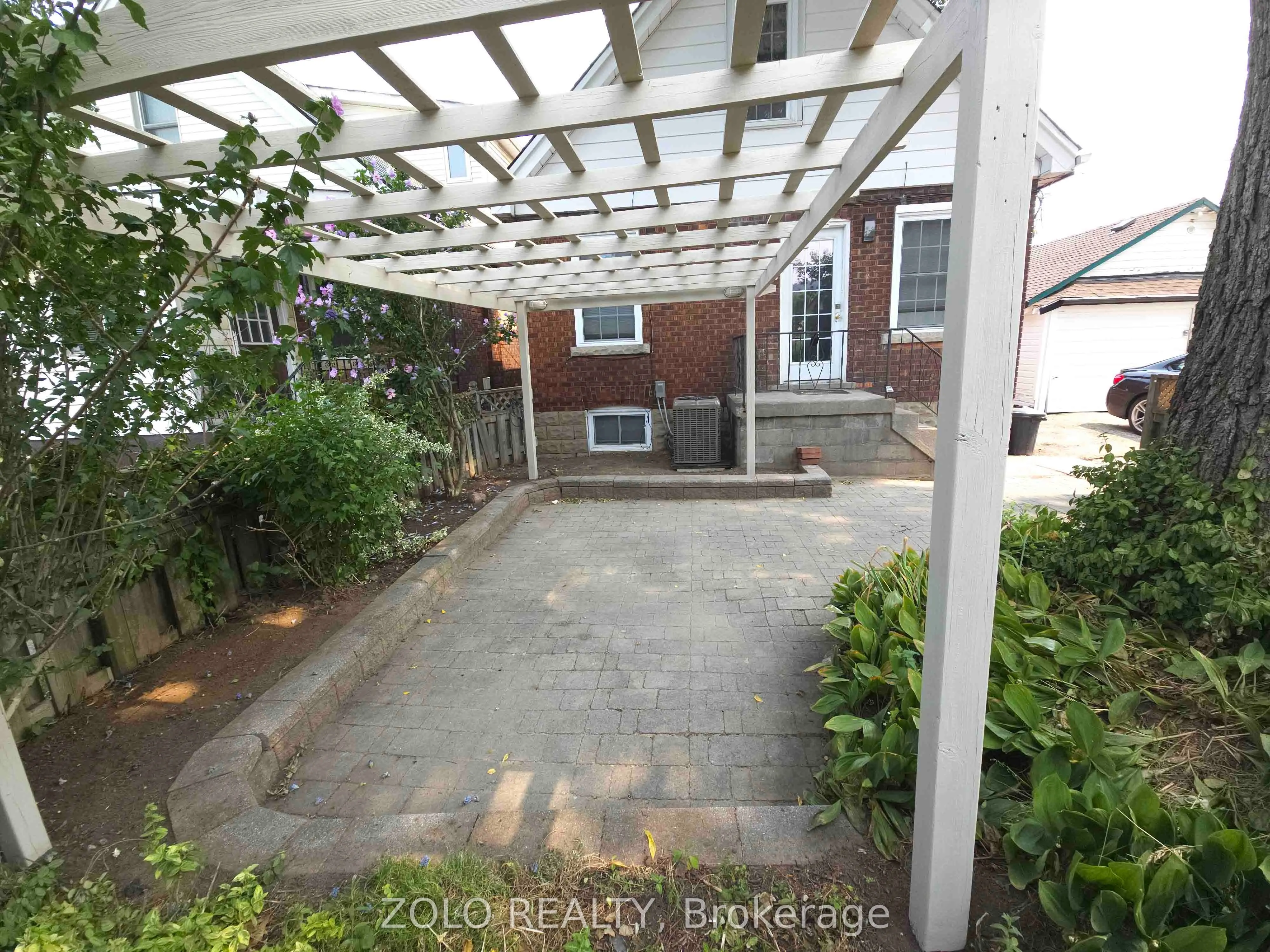 1504 King Street E