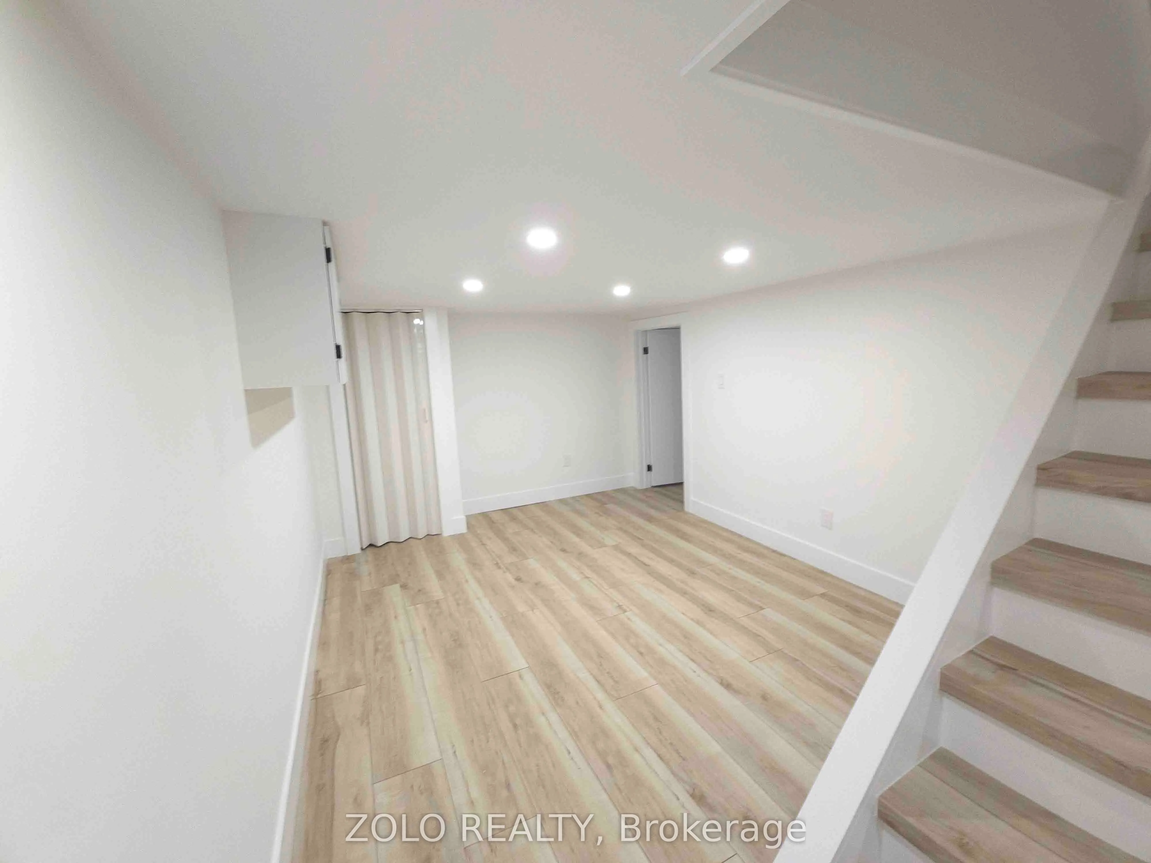 1504 King Street E