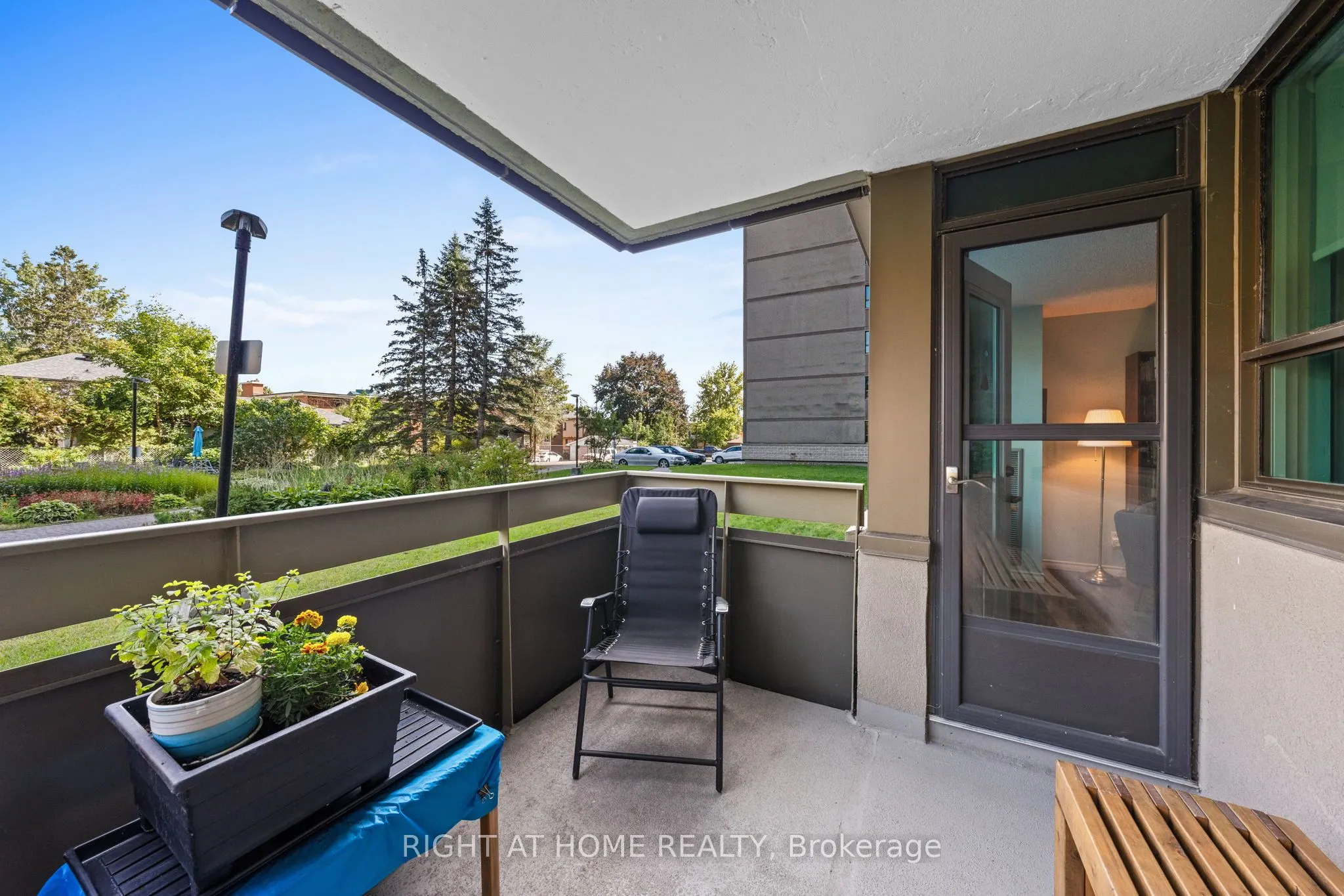 555 BRITTANY Drive, #106