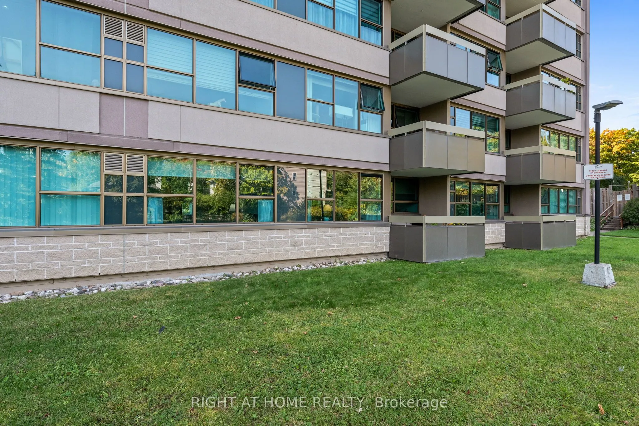 555 BRITTANY Drive, #106