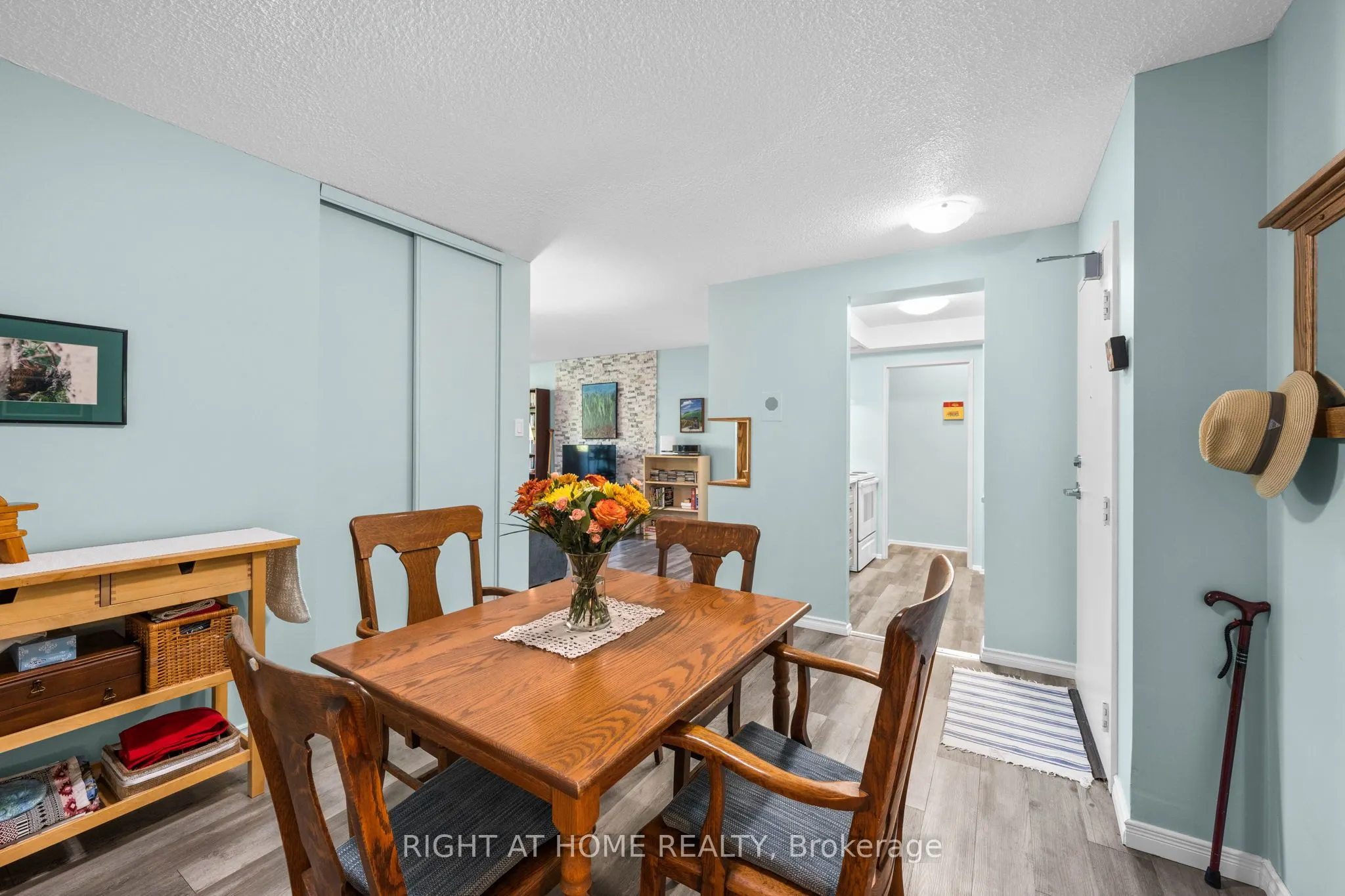 555 BRITTANY Drive, #106