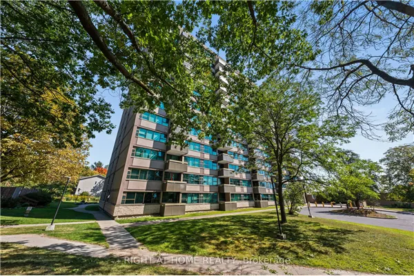 555 BRITTANY Drive, #106