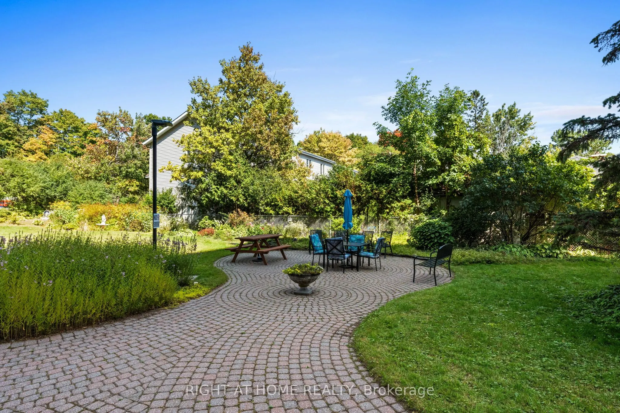 555 BRITTANY Drive, #106