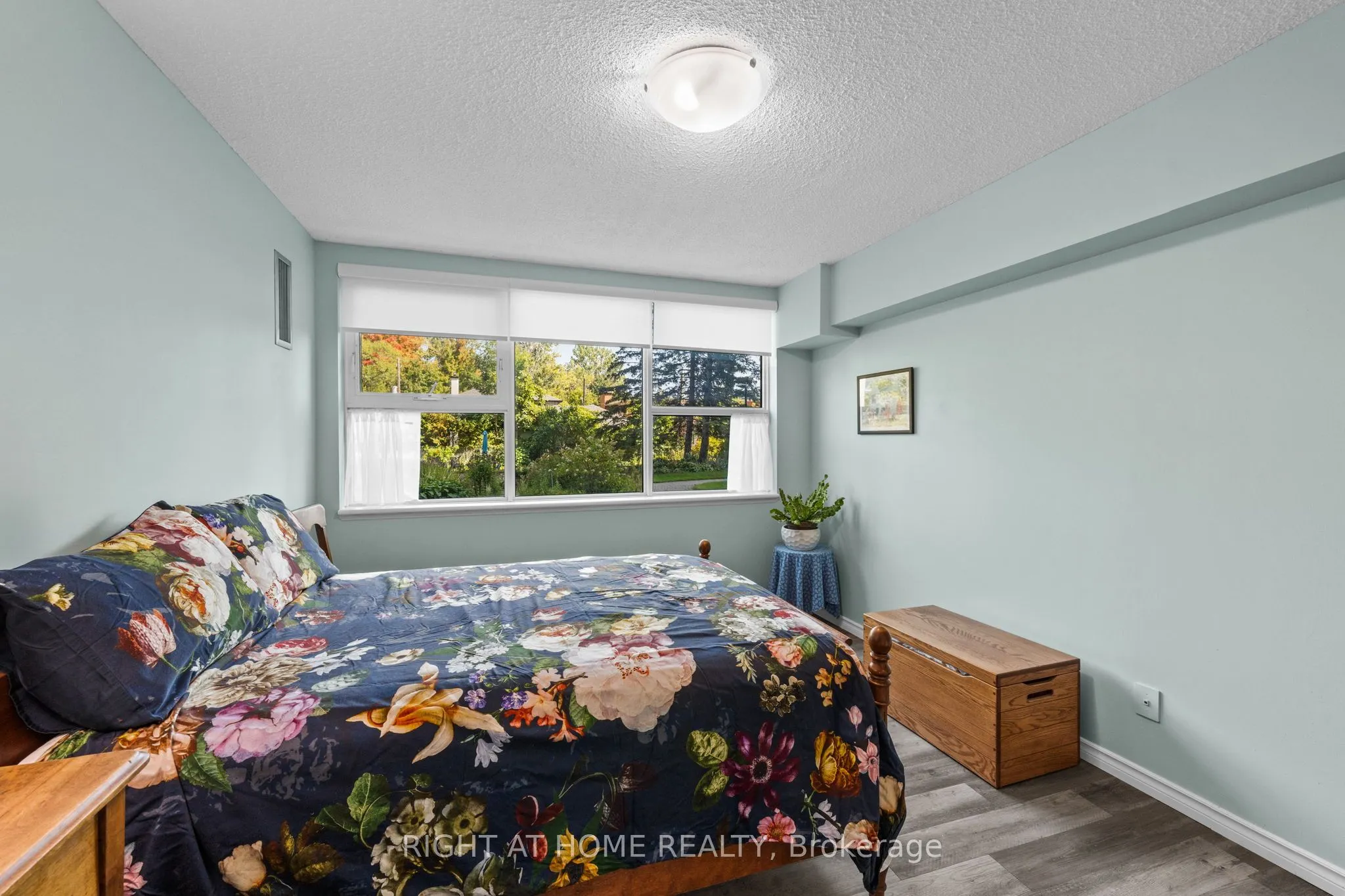 555 BRITTANY Drive, #106