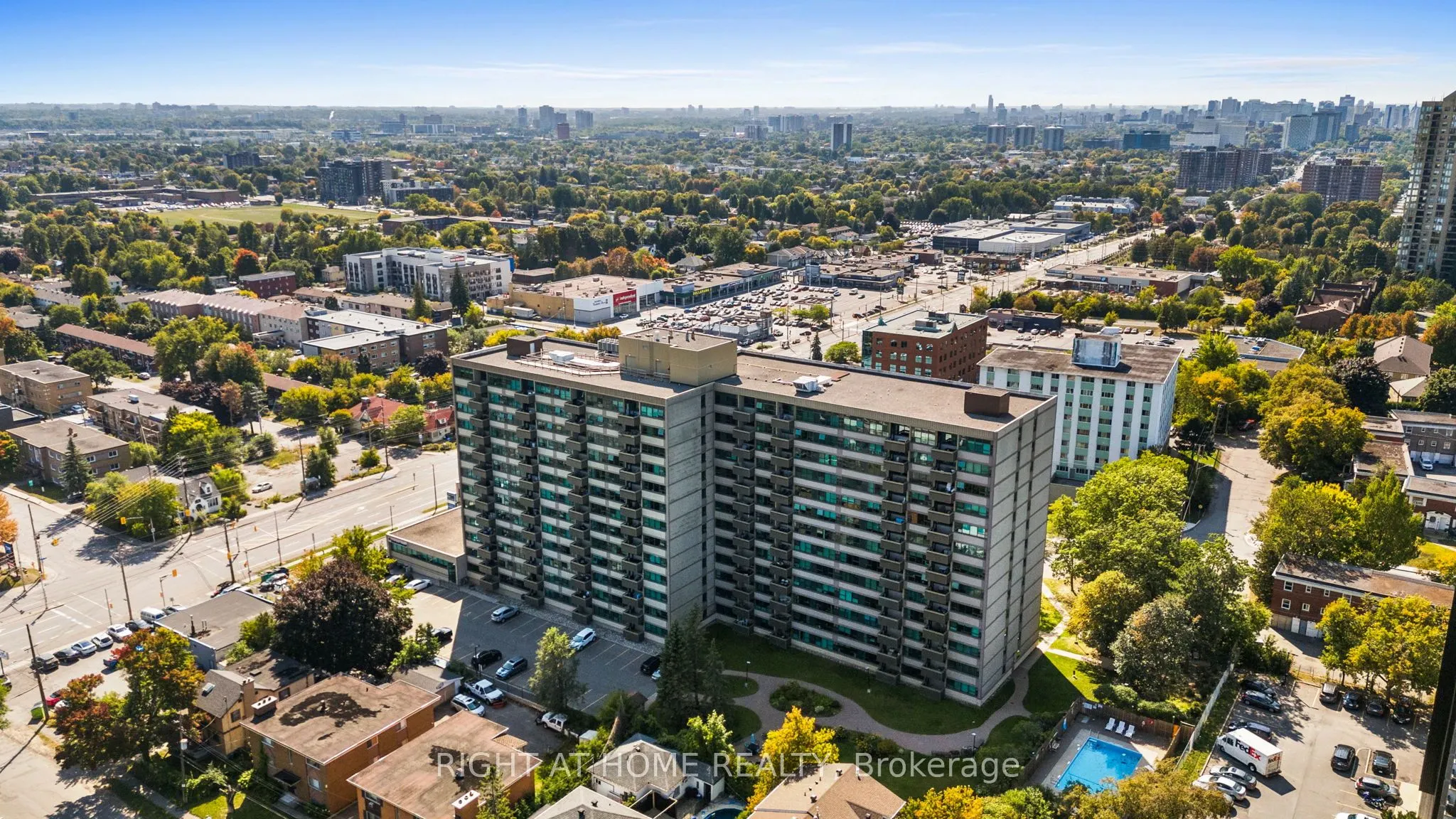 555 BRITTANY Drive, #106