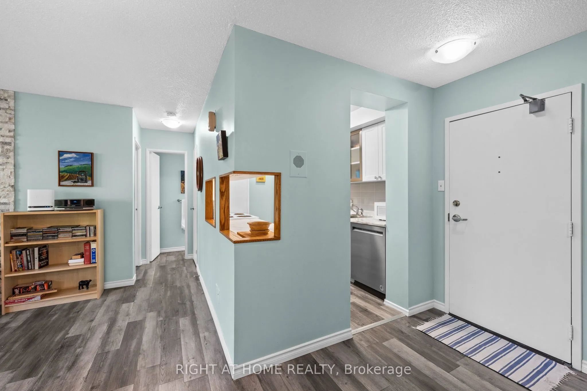 555 BRITTANY Drive, #106