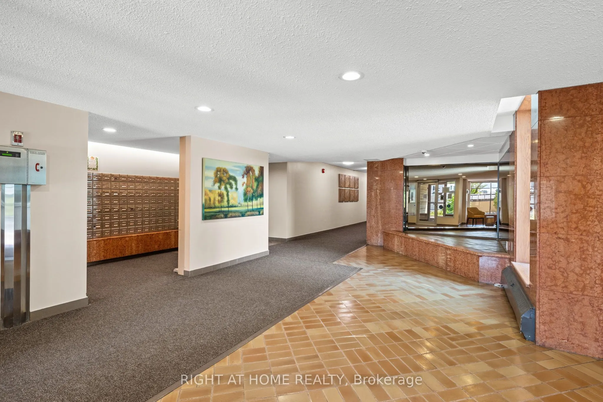 555 BRITTANY Drive, #106