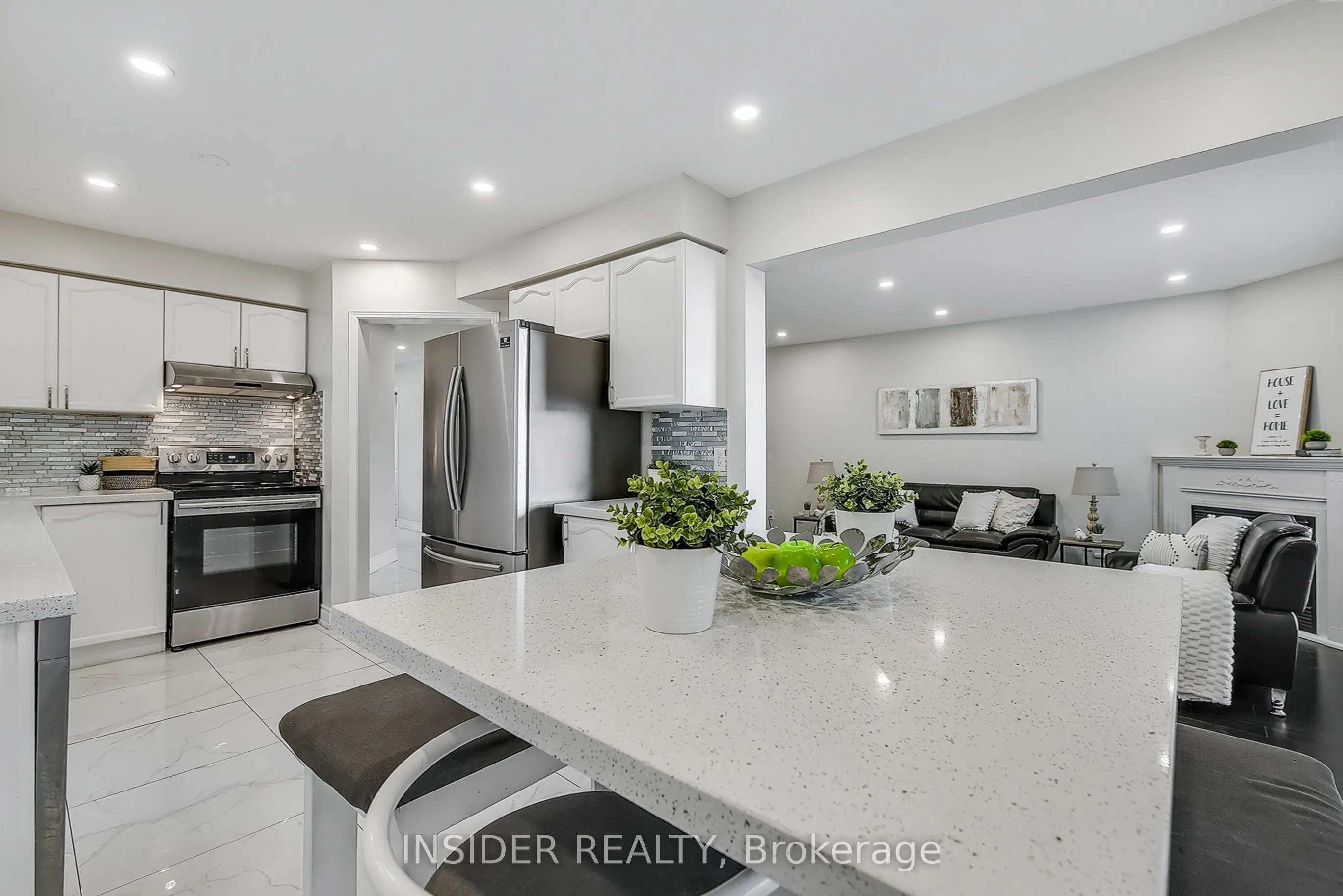 35 Langlaw Drive