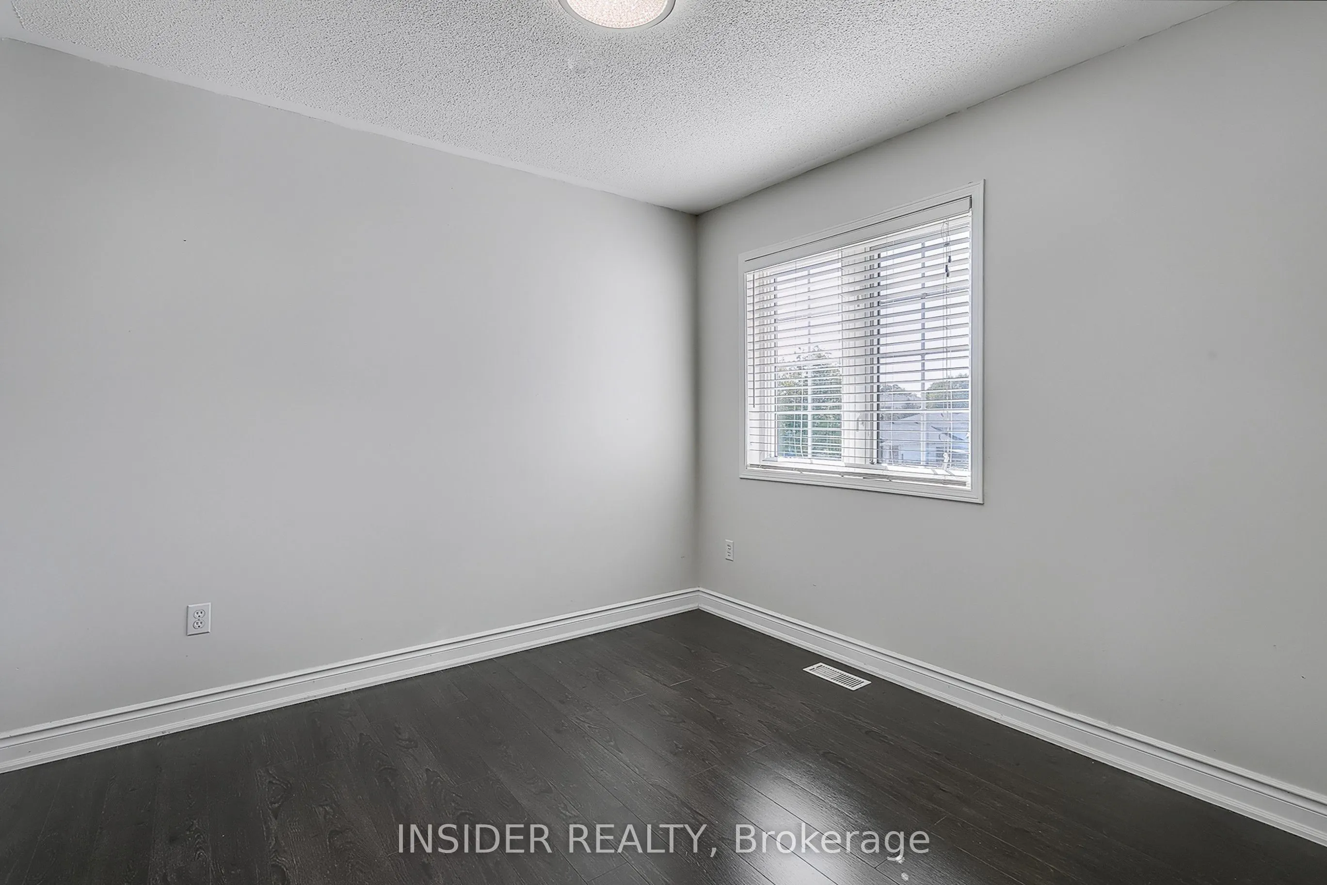 35 Langlaw Drive
