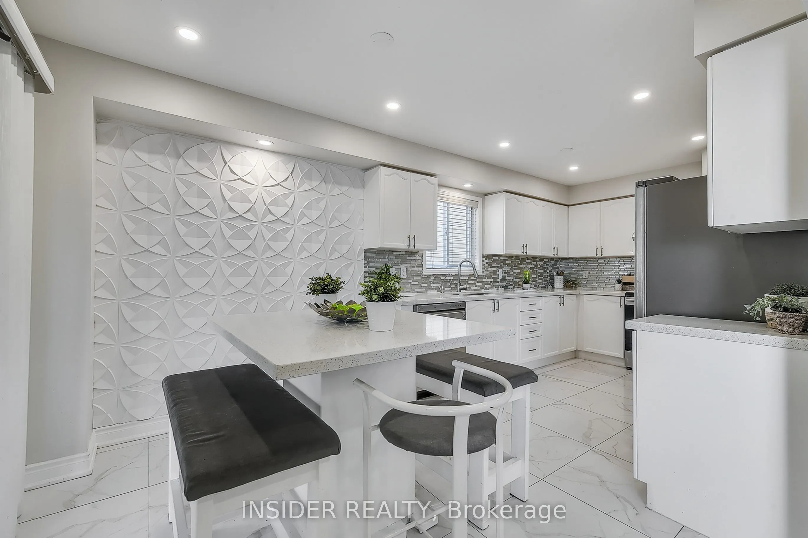 35 Langlaw Drive