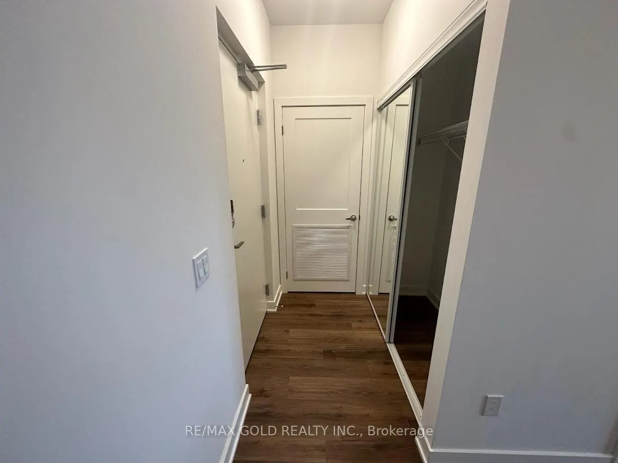 312 Erb Street, #314